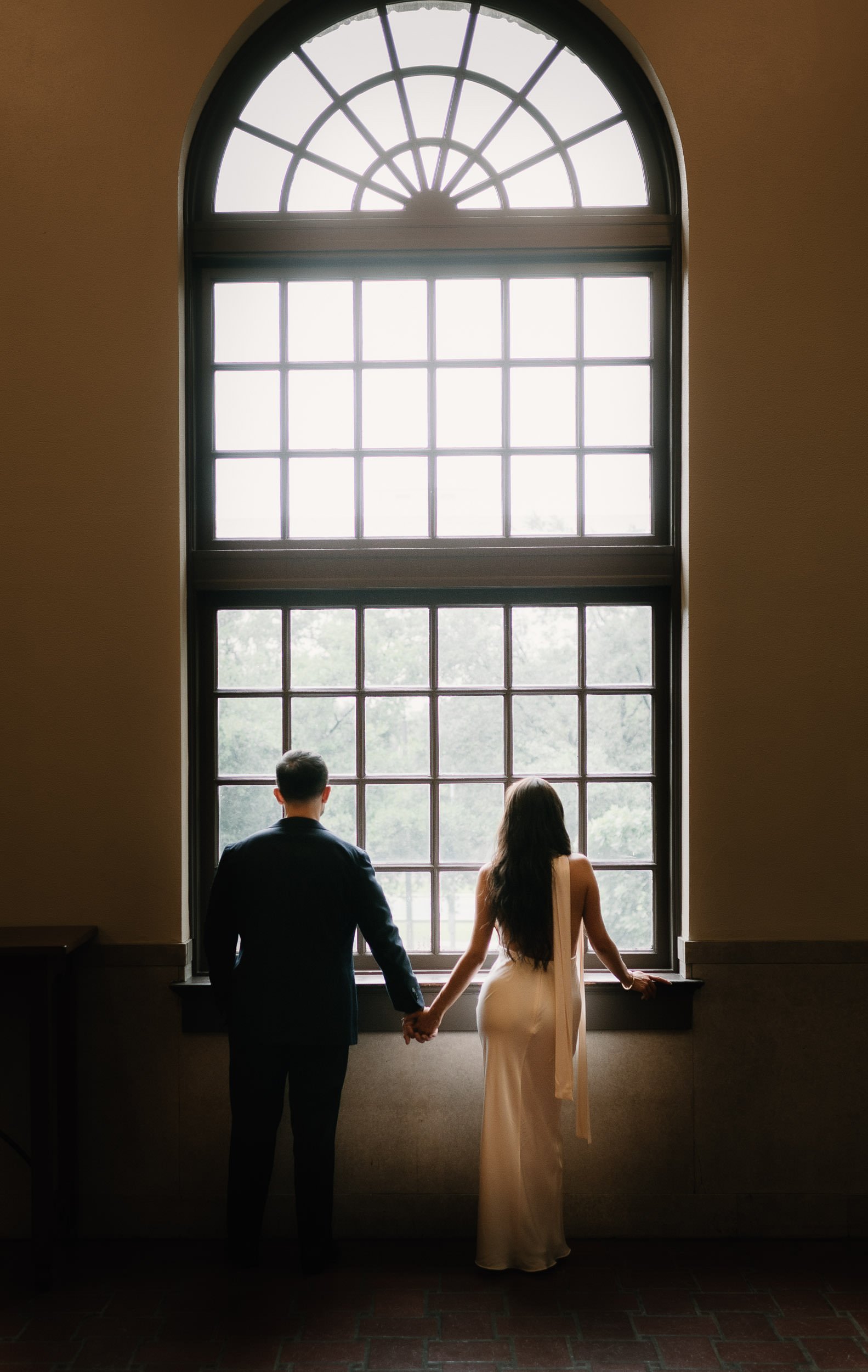 Houston-historic-julia-ideson-library-classy-engagement-session-photography