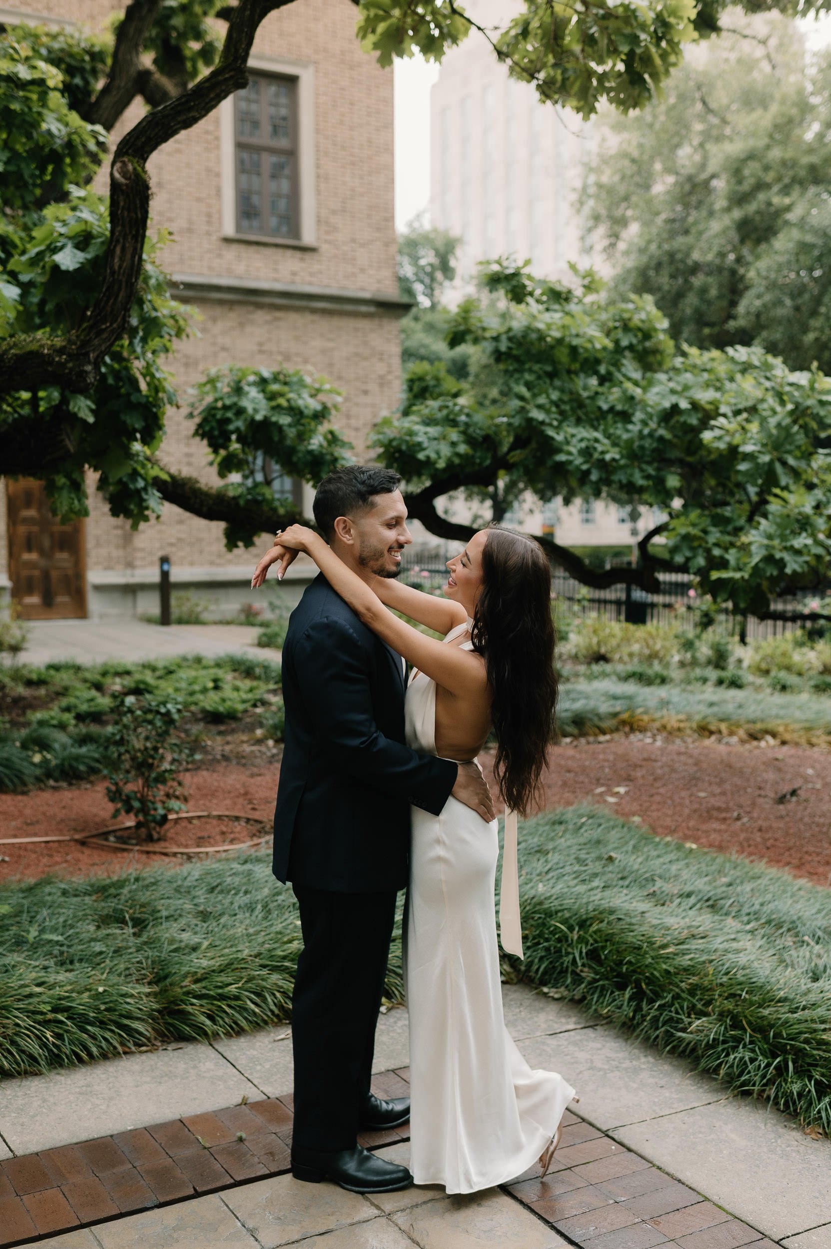 brianna-matt-houston-modern-classy-library-engagement-sm-95.jpg