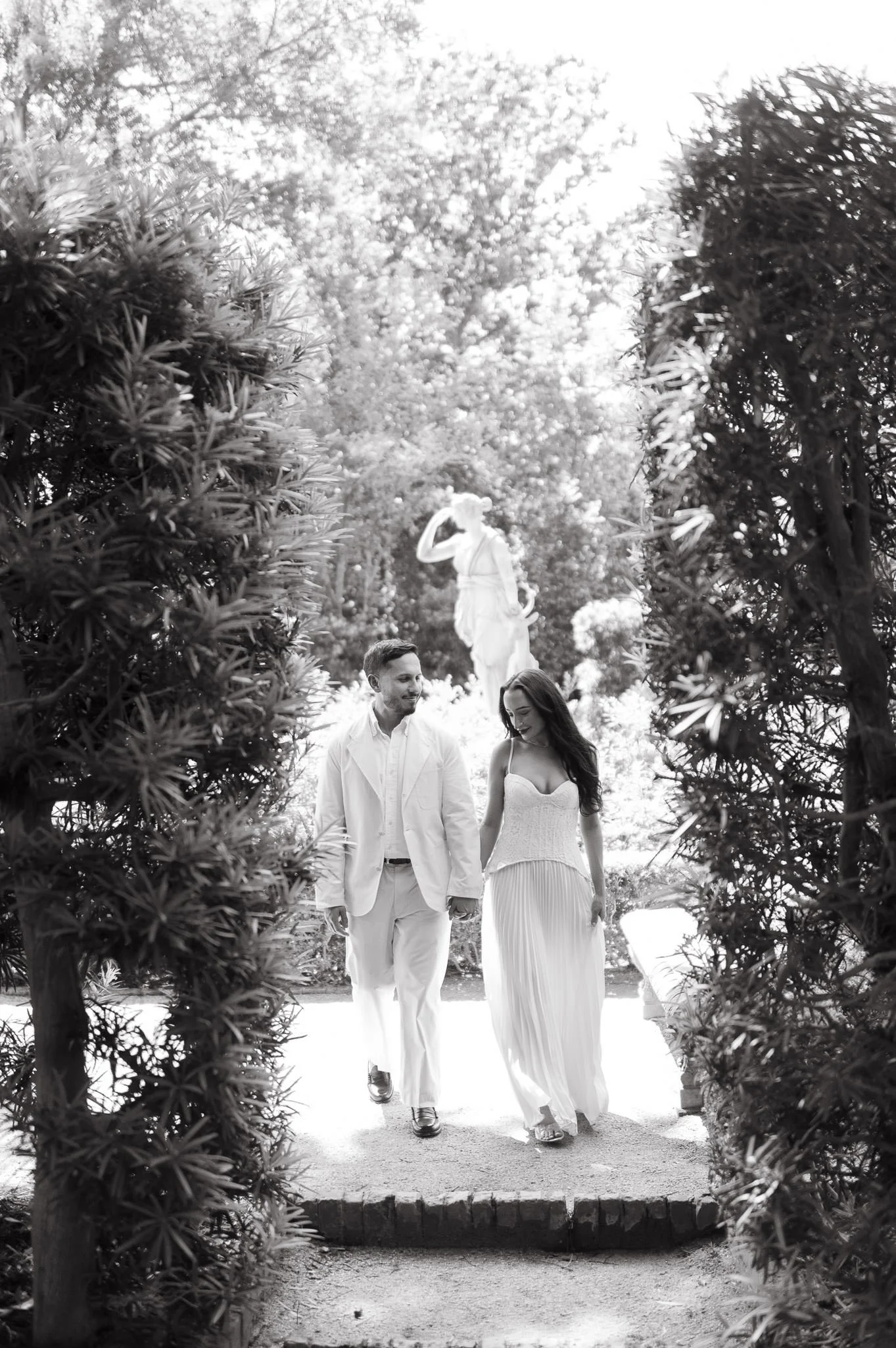 bayou-bend-collection-gardens-engagement-photo-session-houston-classy-elegant-romantic-luxury