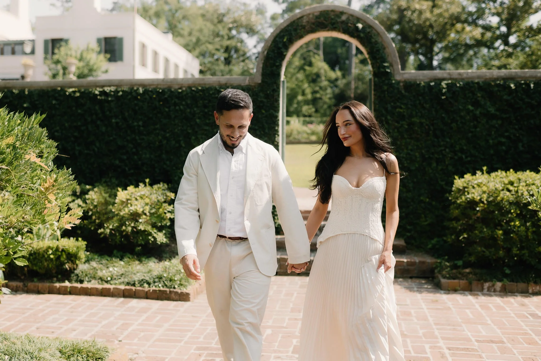 bayou-bend-collection-gardens-engagement-photo-session-houston-classy-elegant-romantic-luxury