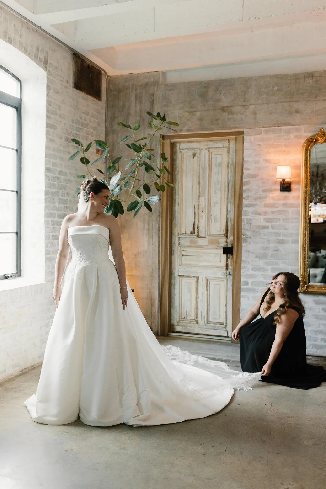 jordan-nick-houston-storian-wedding-modern-luxury-sm-14.jpg