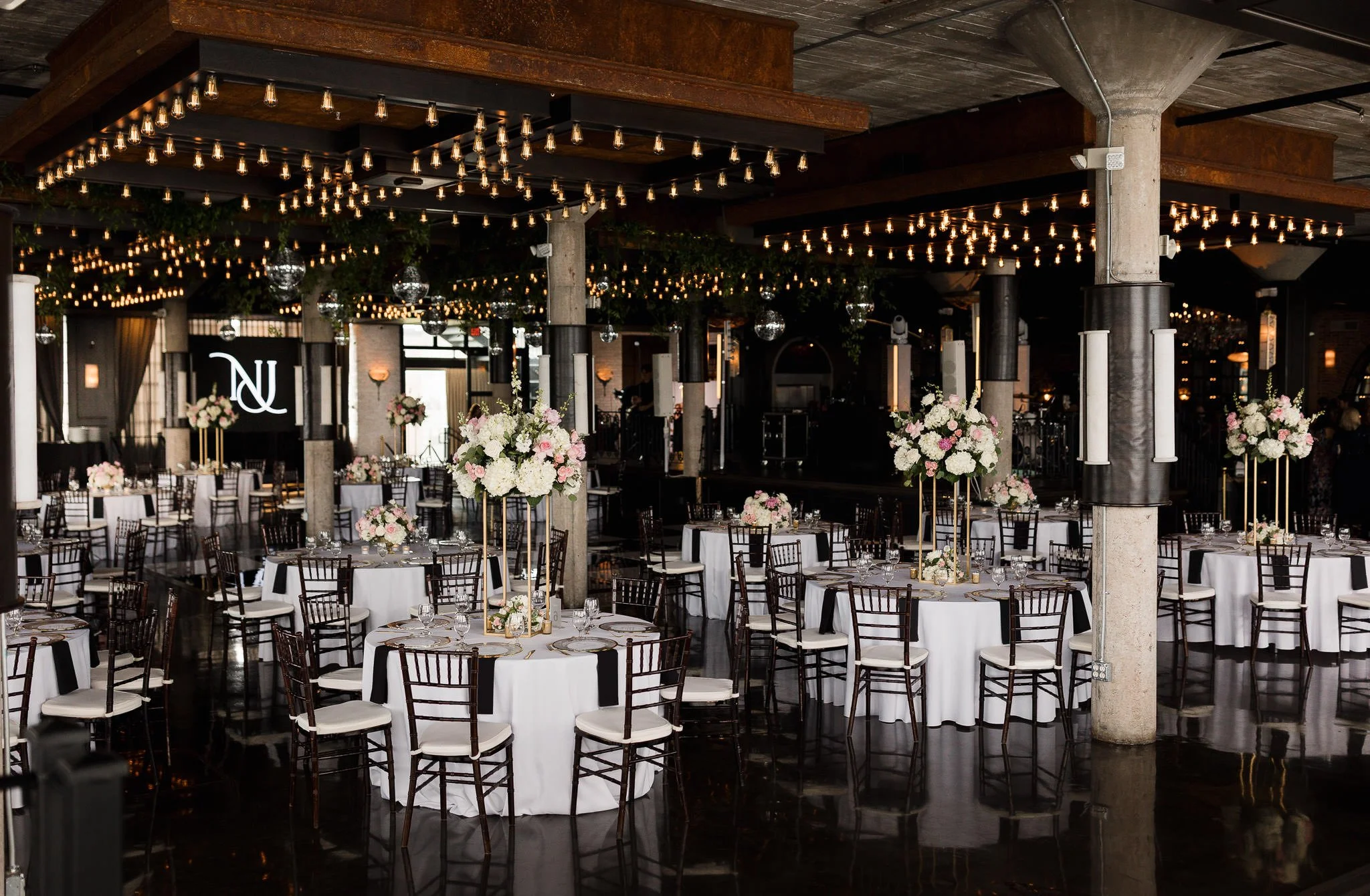 jordan-nick-houston-storian-wedding-modern-luxury-sm-30.jpg