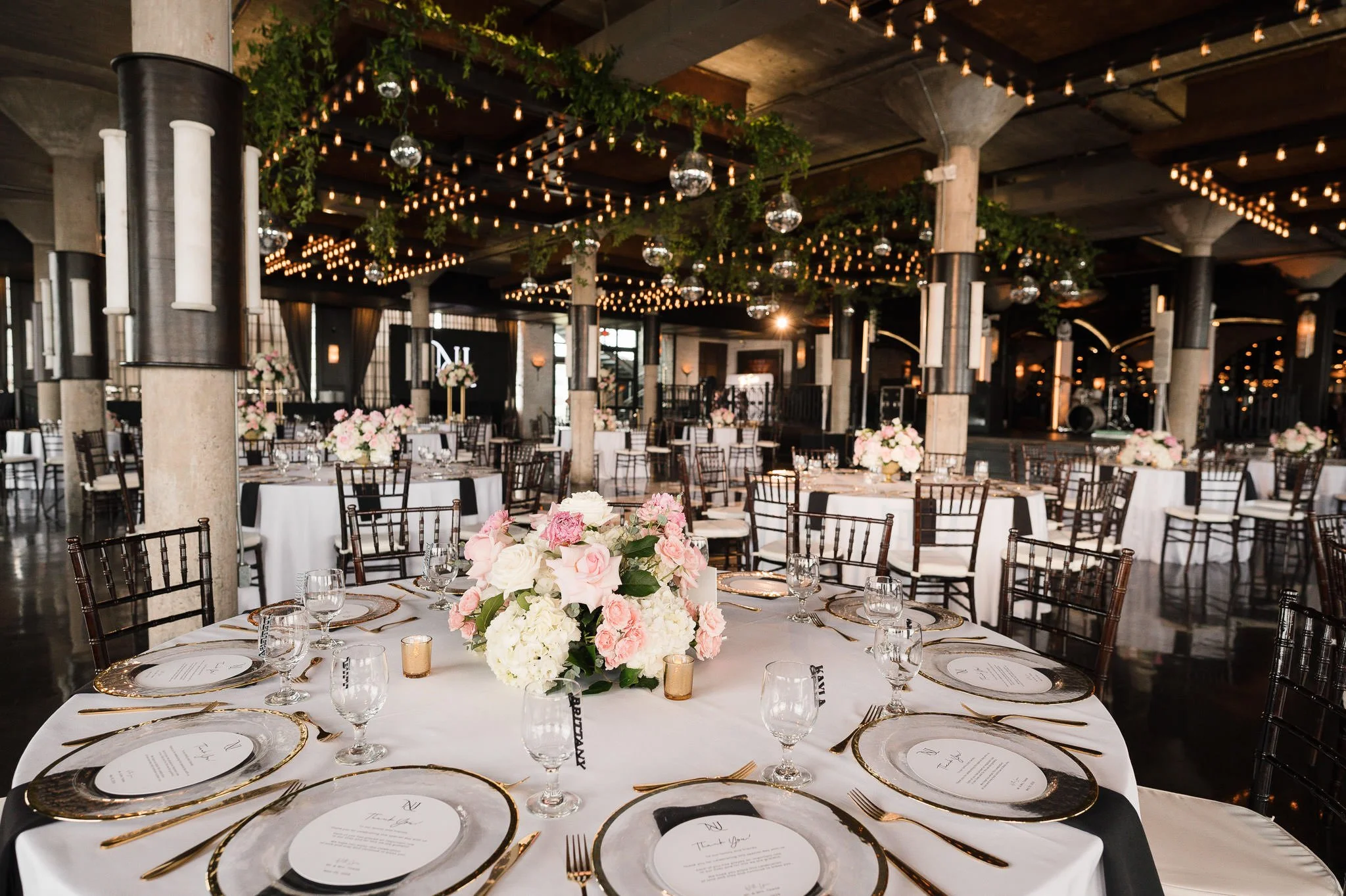 jordan-nick-houston-storian-wedding-modern-luxury-sm-31.jpg