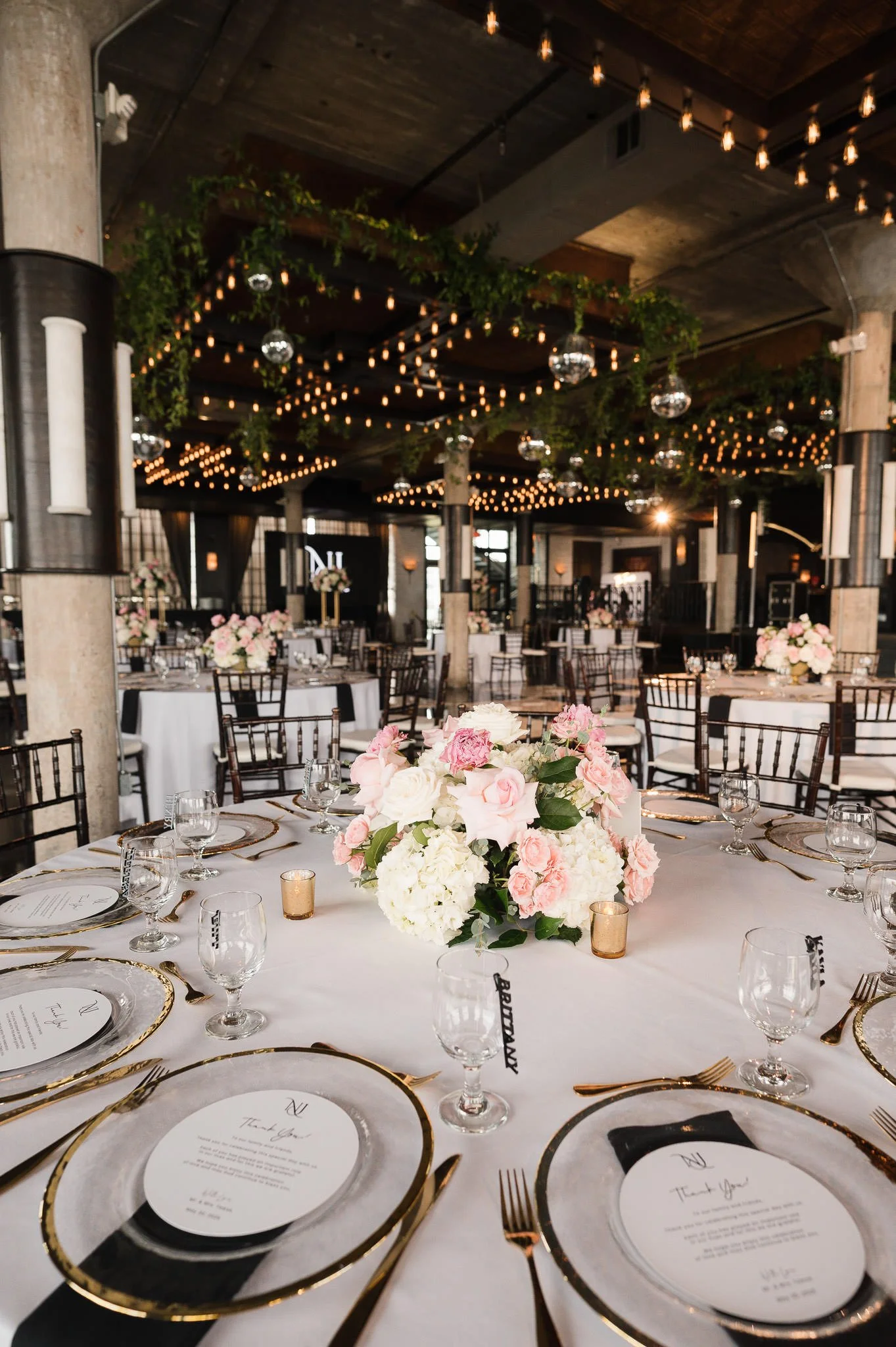 jordan-nick-houston-storian-wedding-modern-luxury-sm-32.jpg