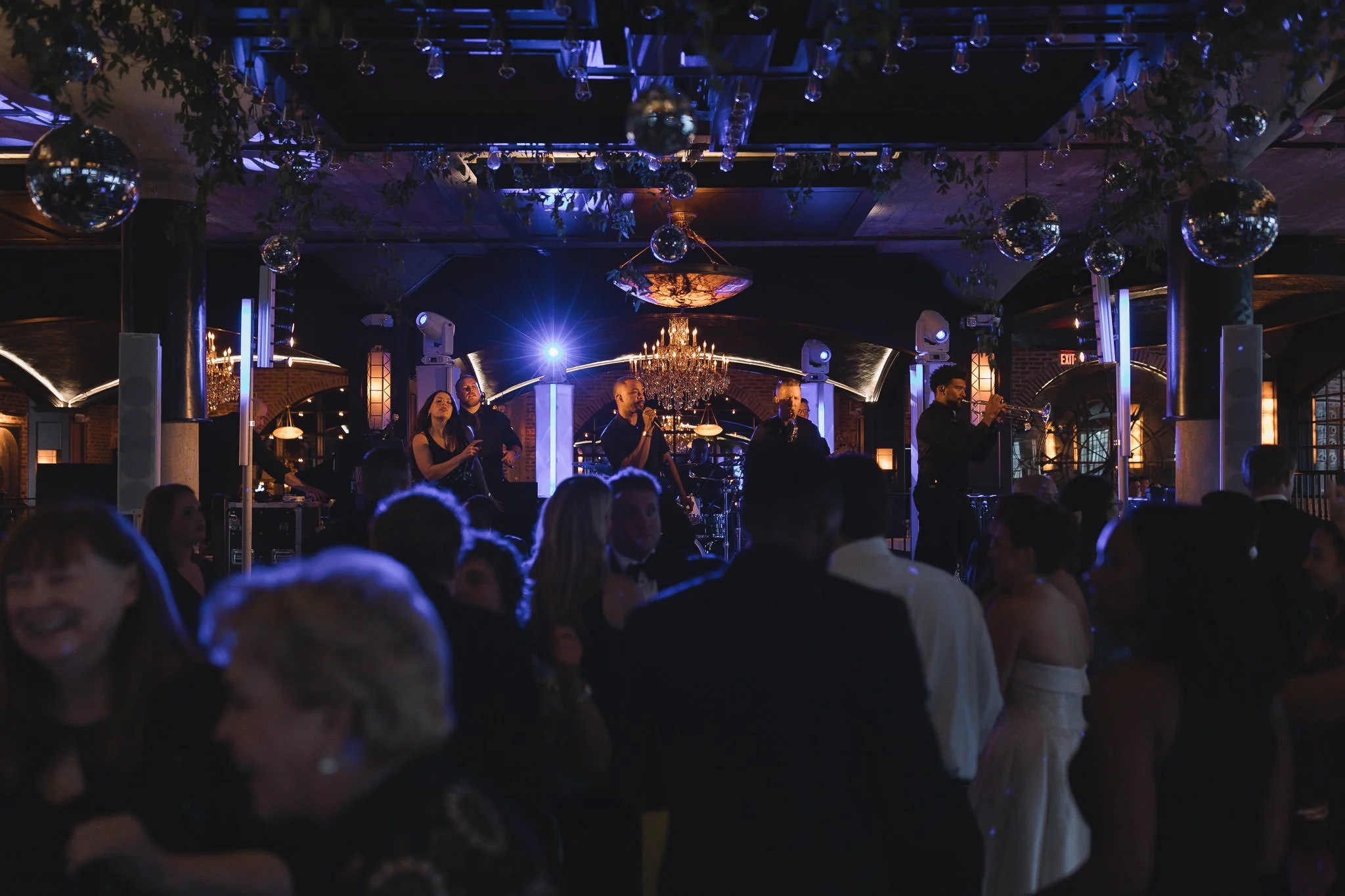 jordan-nick-houston-storian-wedding-modern-luxury-sm-83.jpg