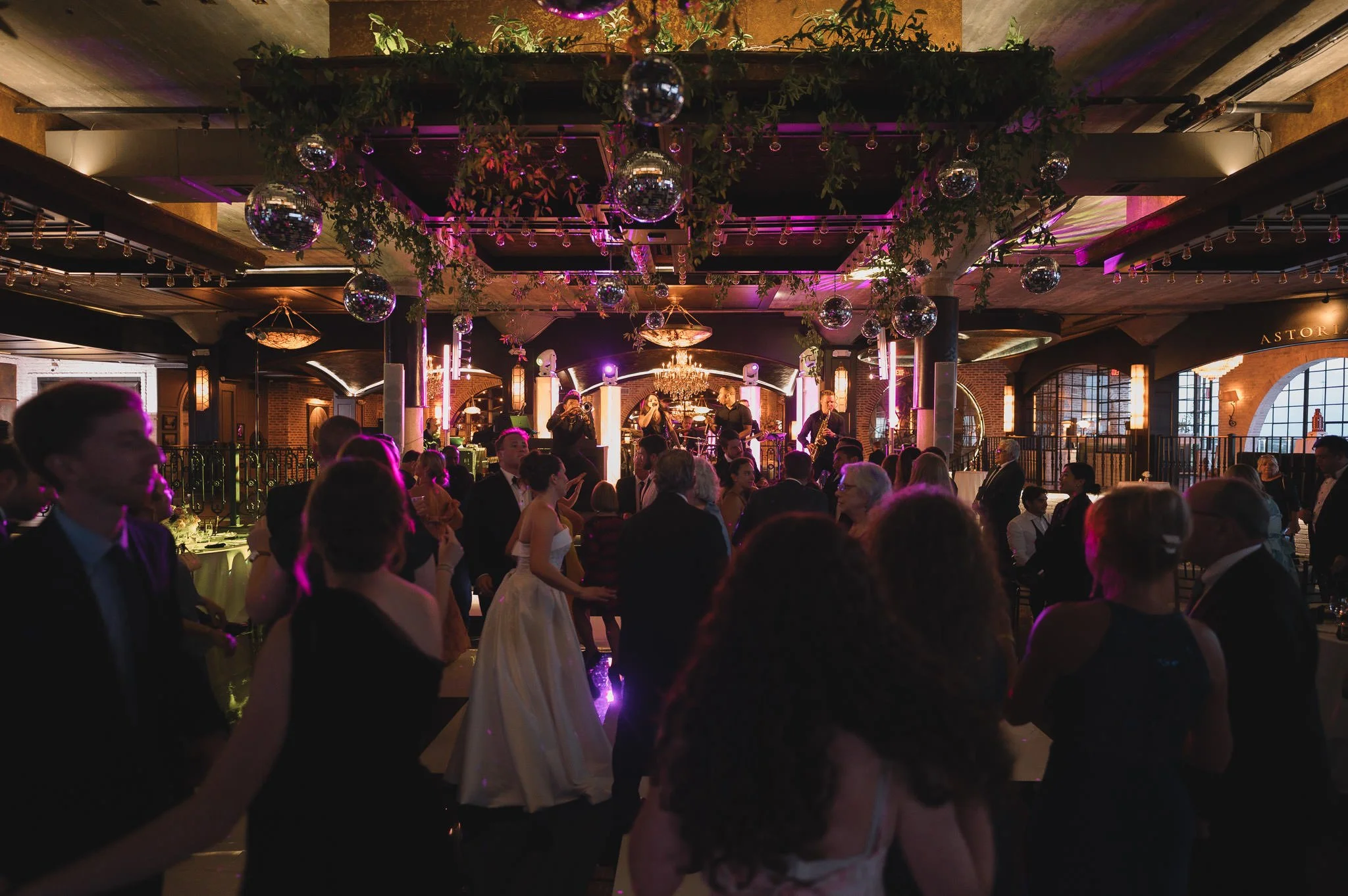 jordan-nick-houston-storian-wedding-modern-luxury-sm-86.jpg