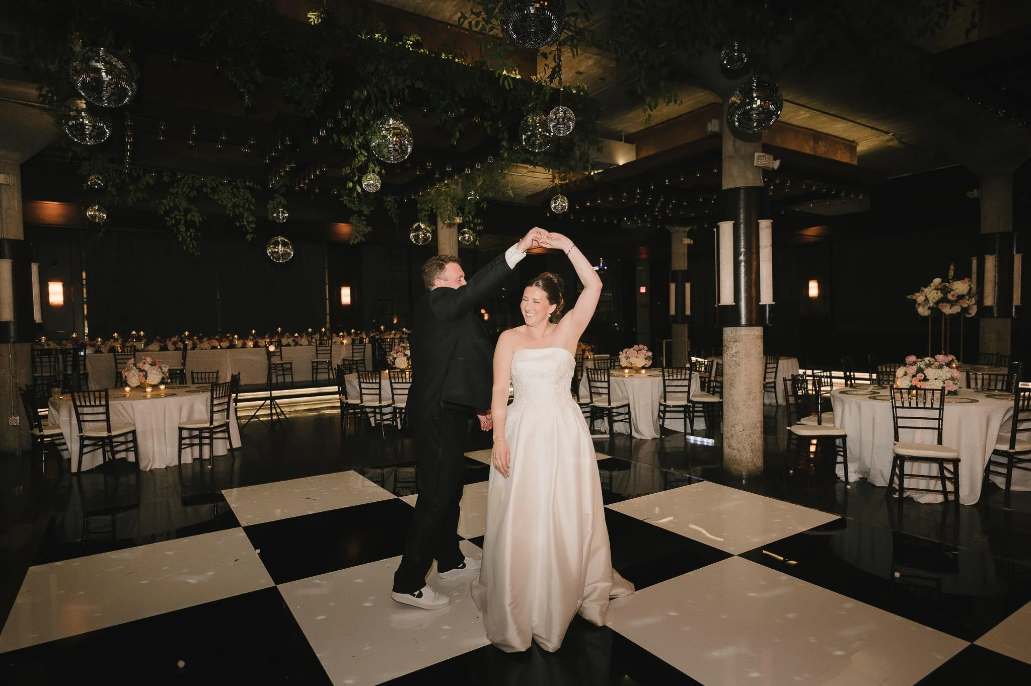jordan-nick-houston-storian-wedding-modern-luxury-sm-111.jpg