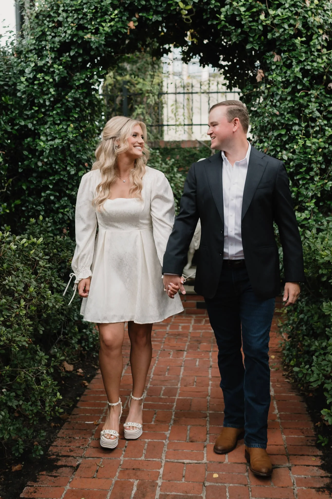 kendall-kyle-houston-riveroaks-garden-club-forum-engagement-session-sm-1.jpg