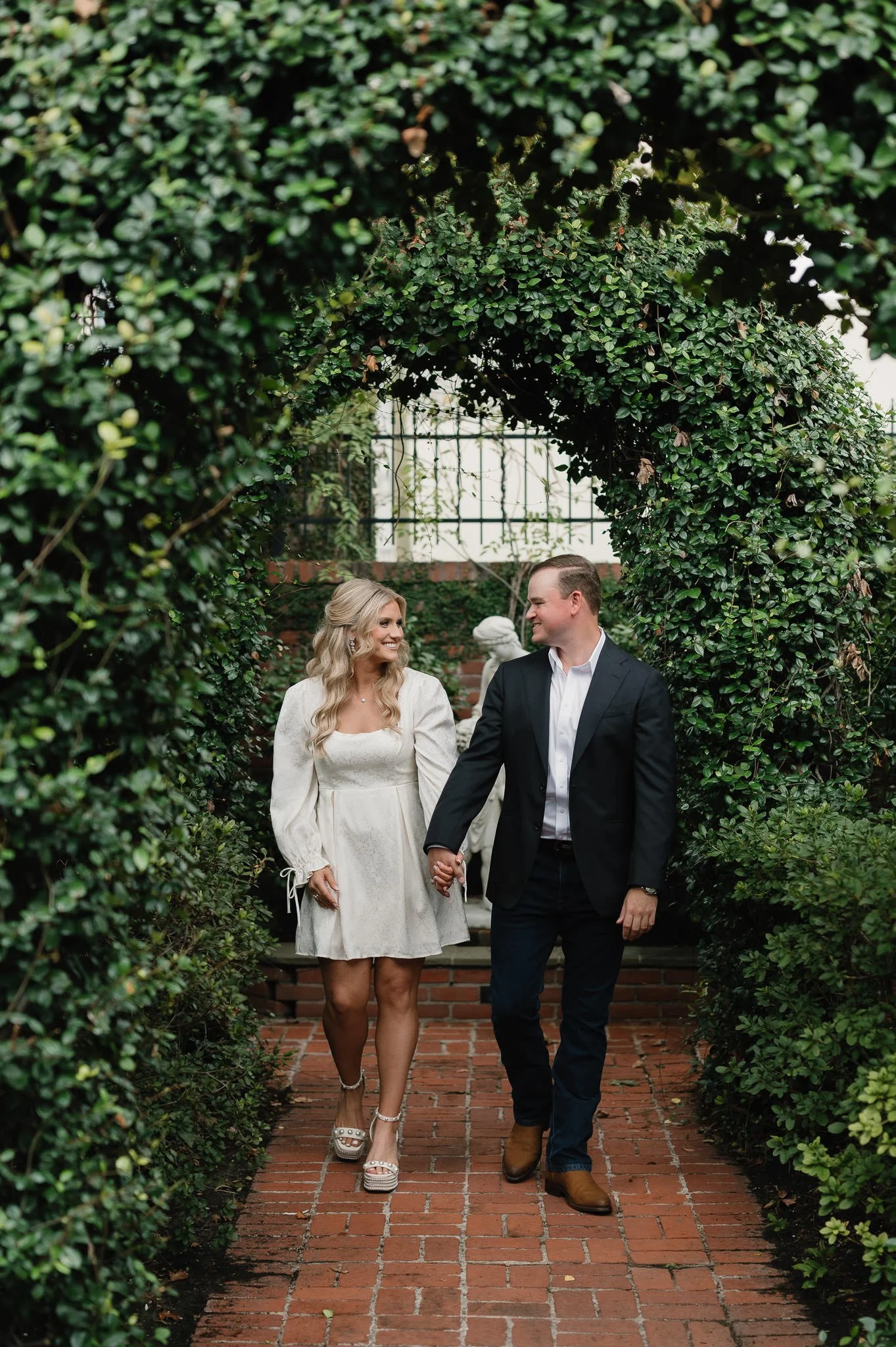 kendall-kyle-houston-riveroaks-garden-club-forum-engagement-session-sm-3.jpg