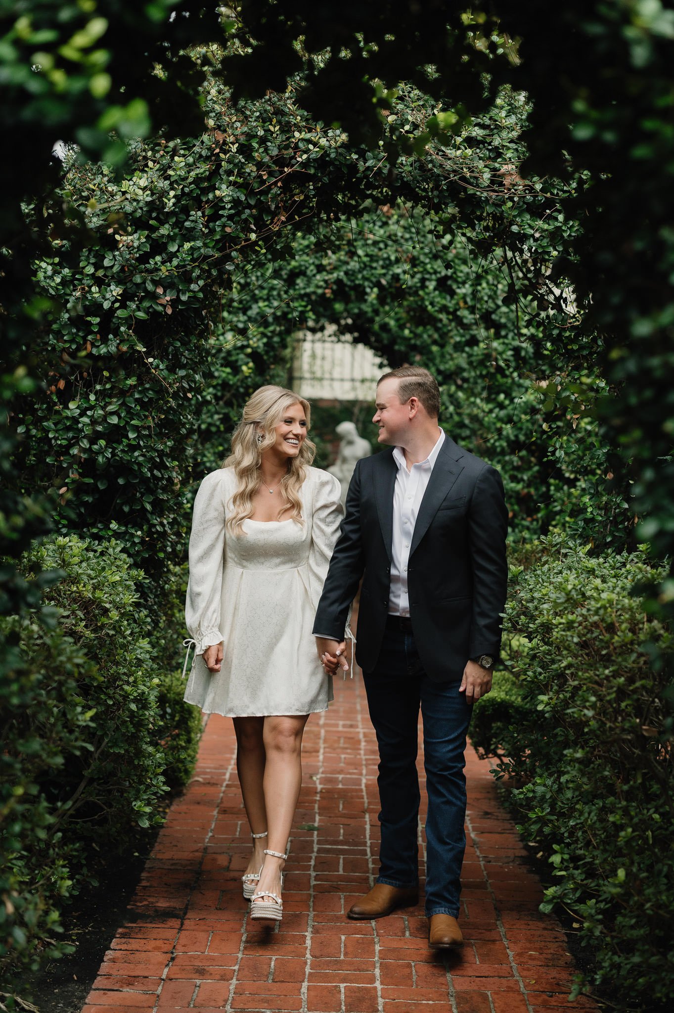 kendall-kyle-houston-riveroaks-garden-club-forum-engagement-session-sm-7.jpg