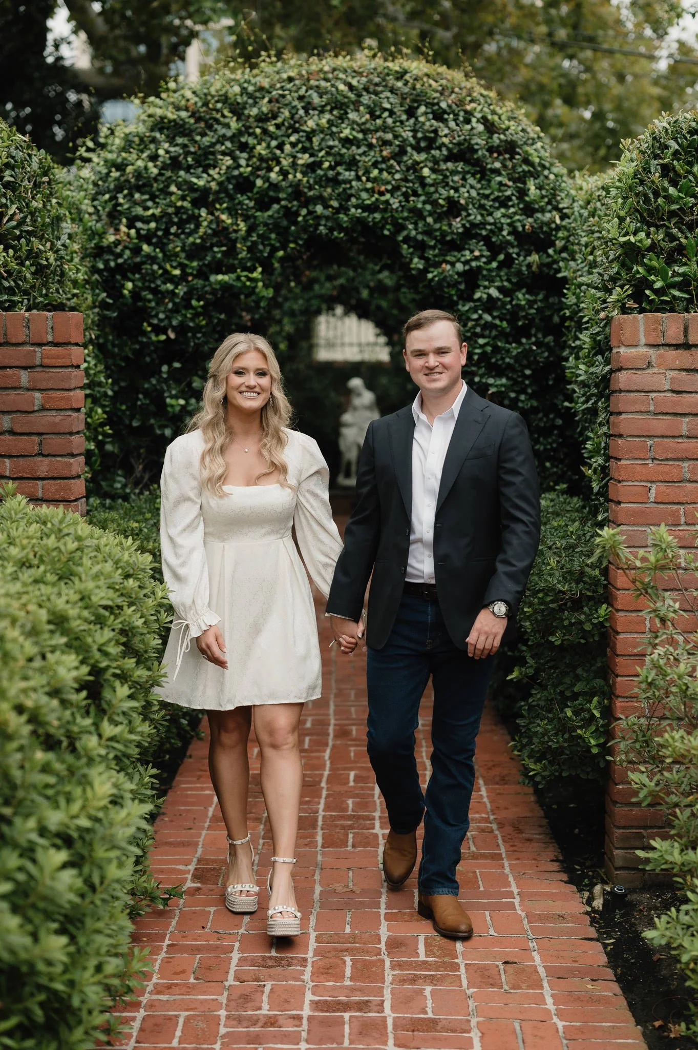 kendall-kyle-houston-riveroaks-garden-club-forum-engagement-session-sm-9.jpg