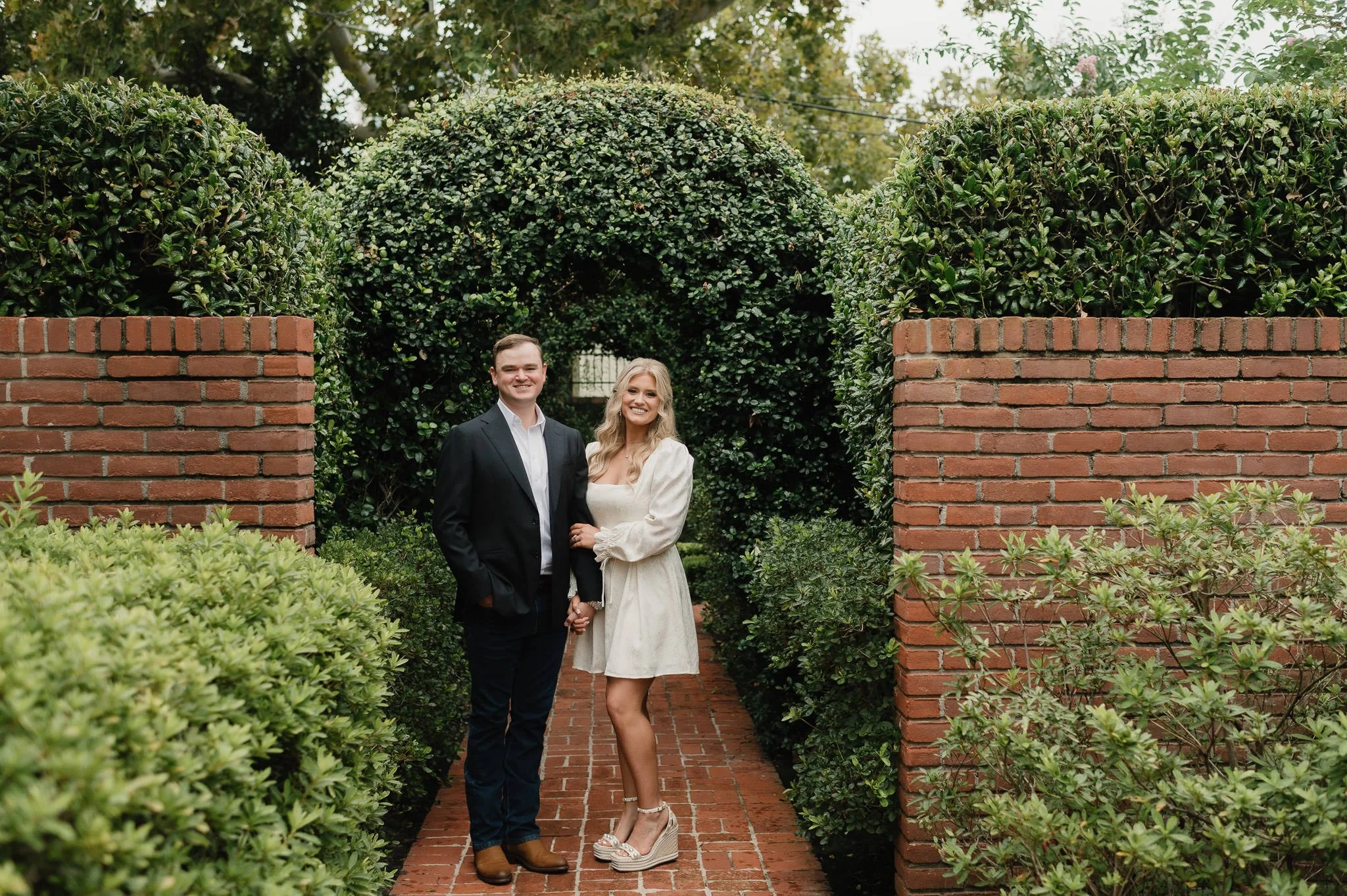 kendall-kyle-houston-riveroaks-garden-club-forum-engagement-session-sm-12.jpg