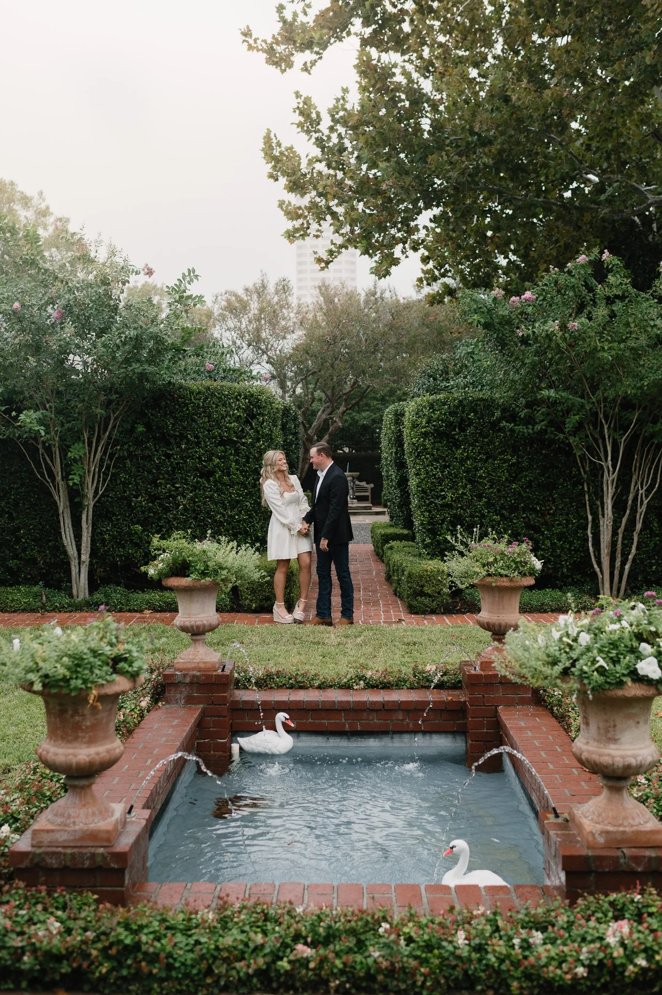 kendall-kyle-houston-riveroaks-garden-club-forum-engagement-session-sm-19.jpg