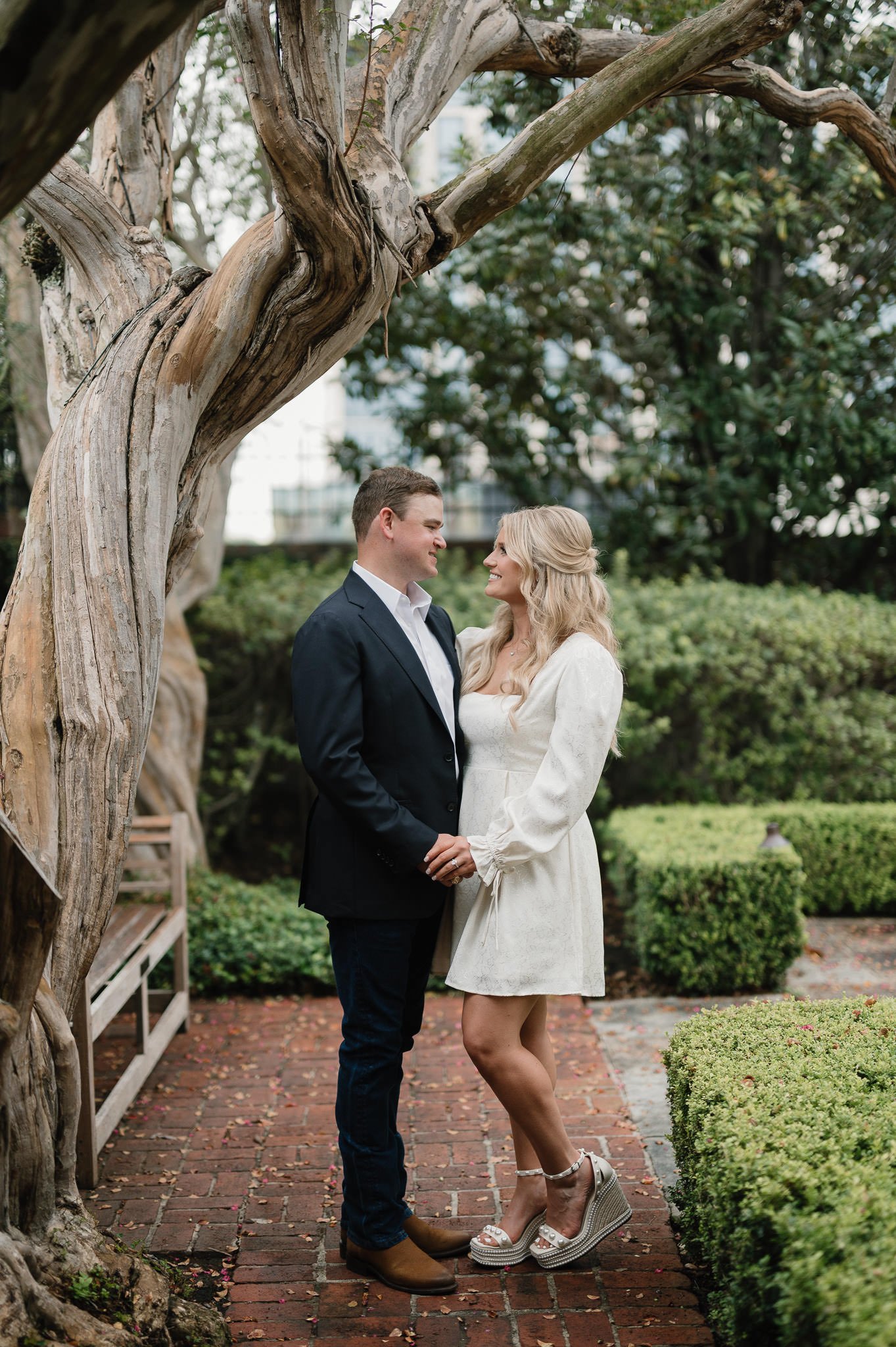 kendall-kyle-houston-riveroaks-garden-club-forum-engagement-session-sm-40.jpg