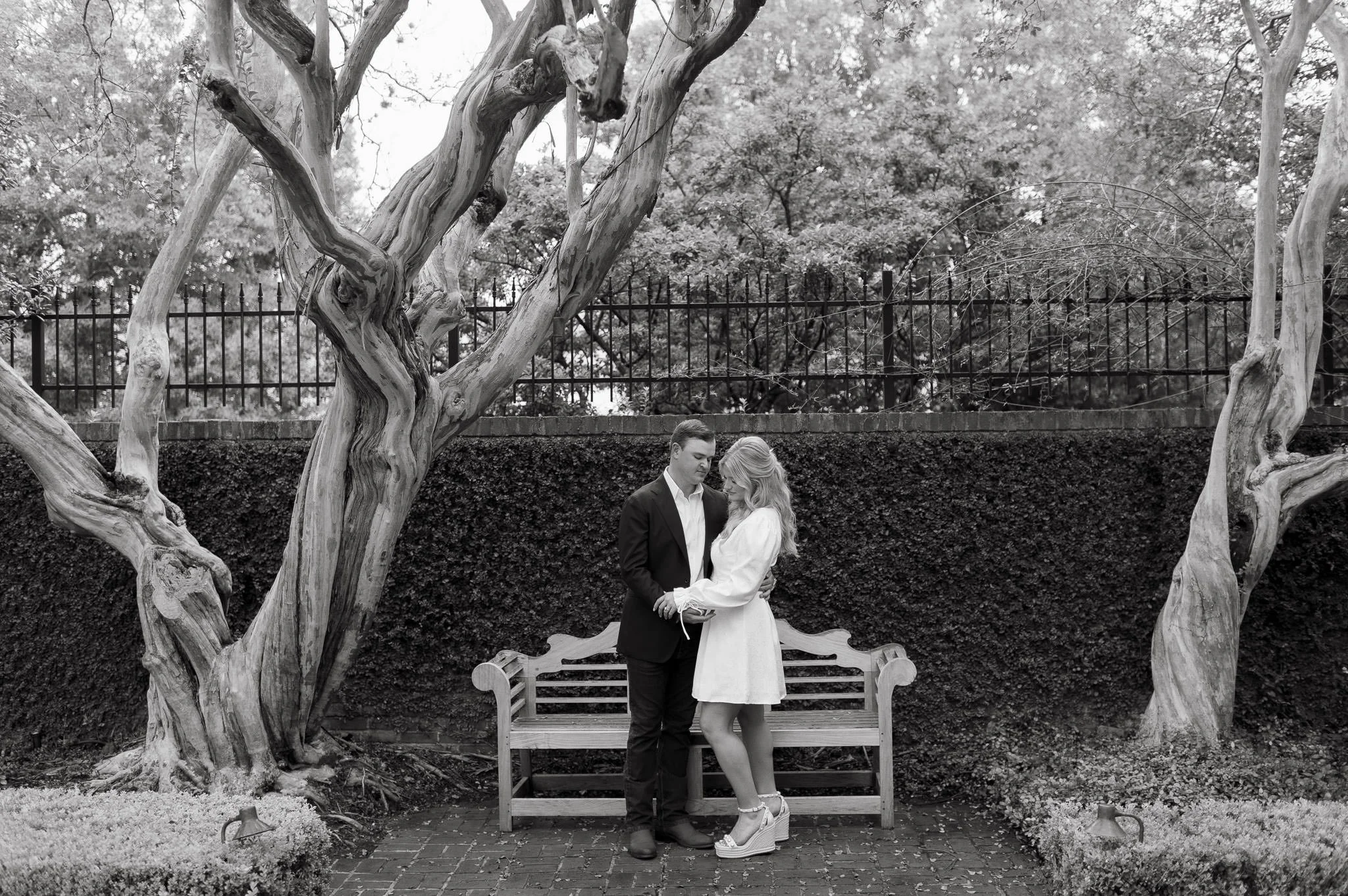 kendall-kyle-houston-riveroaks-garden-club-forum-engagement-session-sm-44.jpg