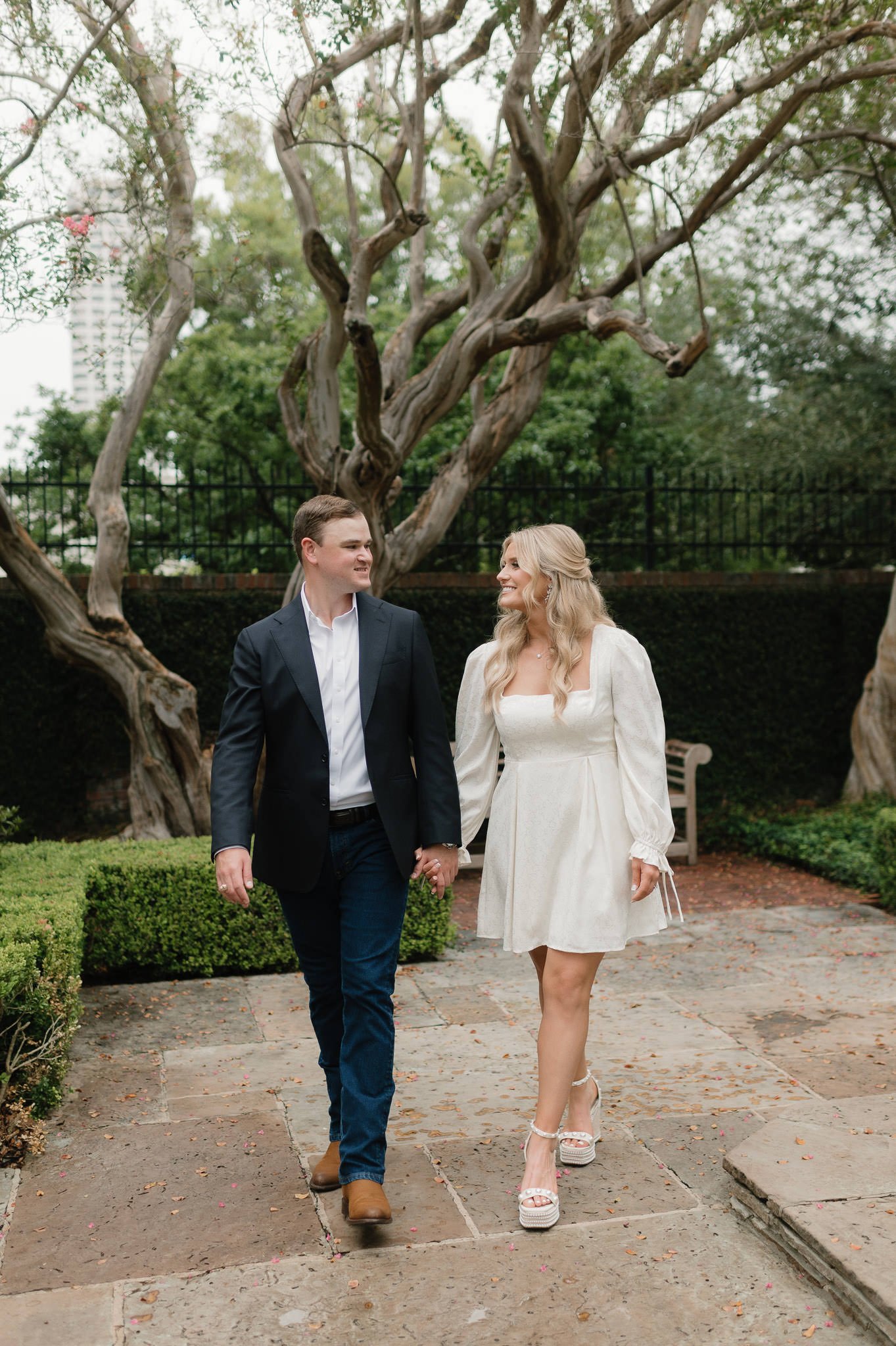 kendall-kyle-houston-riveroaks-garden-club-forum-engagement-session-sm-47.jpg