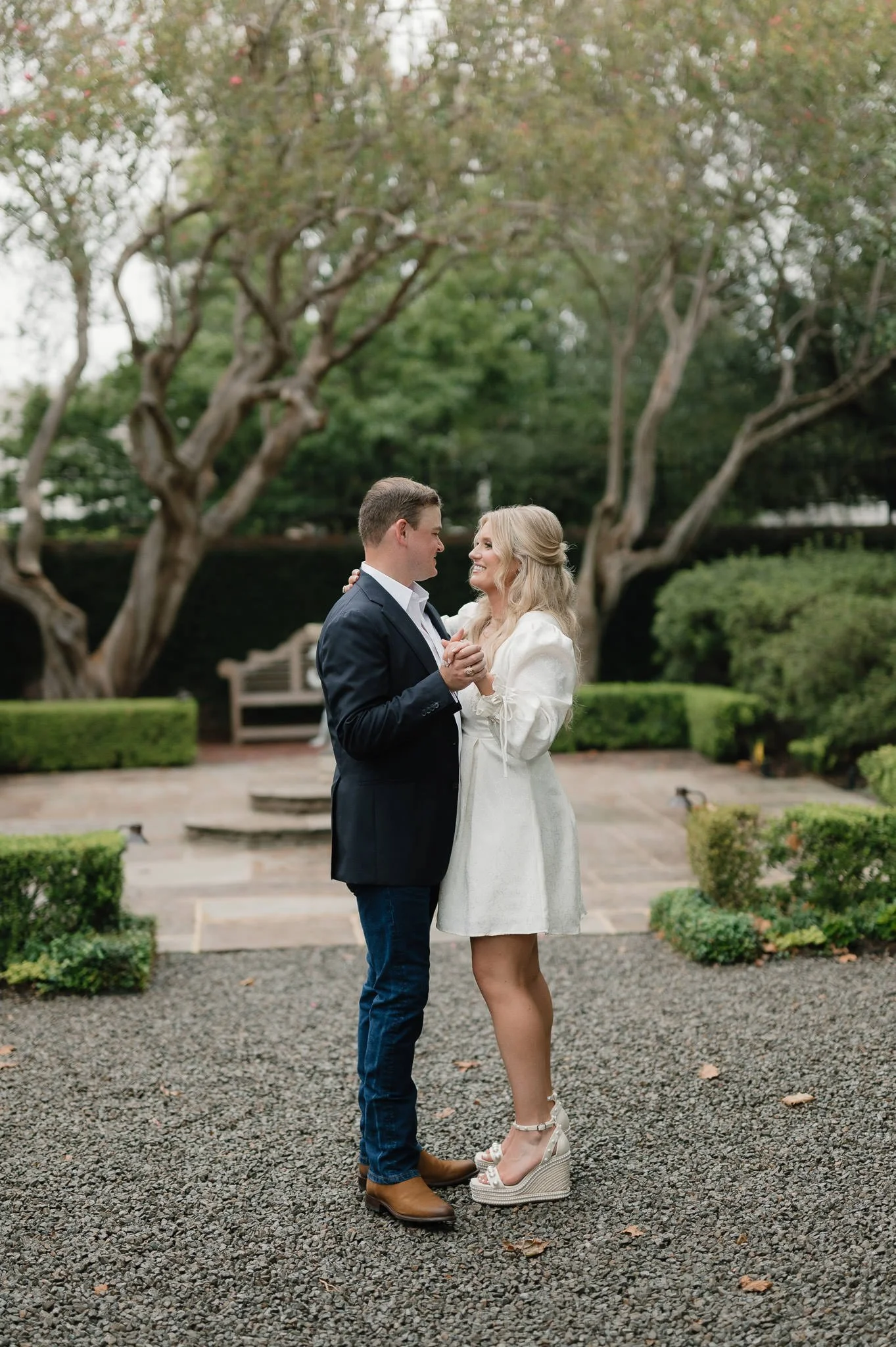 kendall-kyle-houston-riveroaks-garden-club-forum-engagement-session-sm-49.jpg