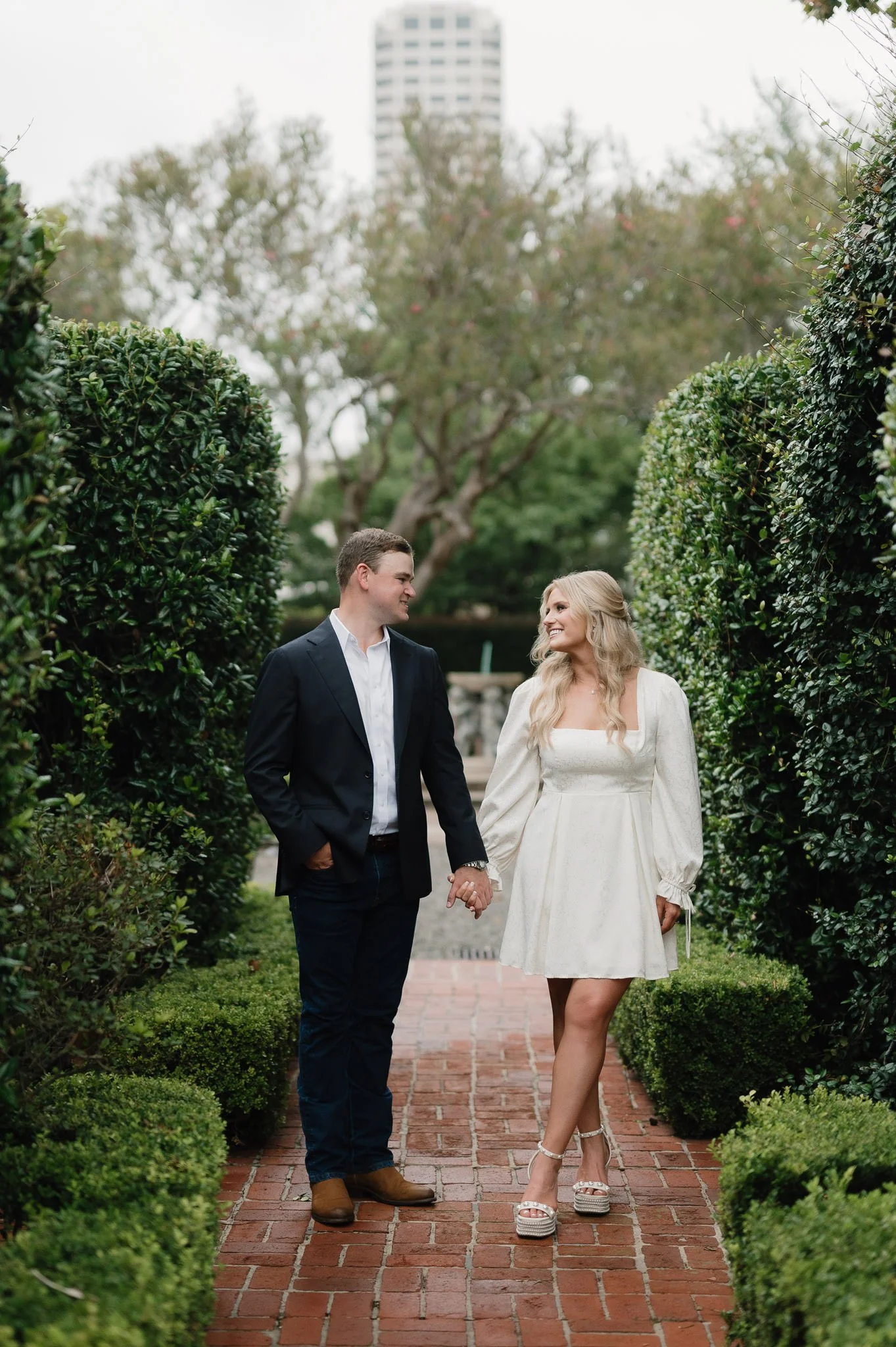 kendall-kyle-houston-riveroaks-garden-club-forum-engagement-session-sm-53.jpg