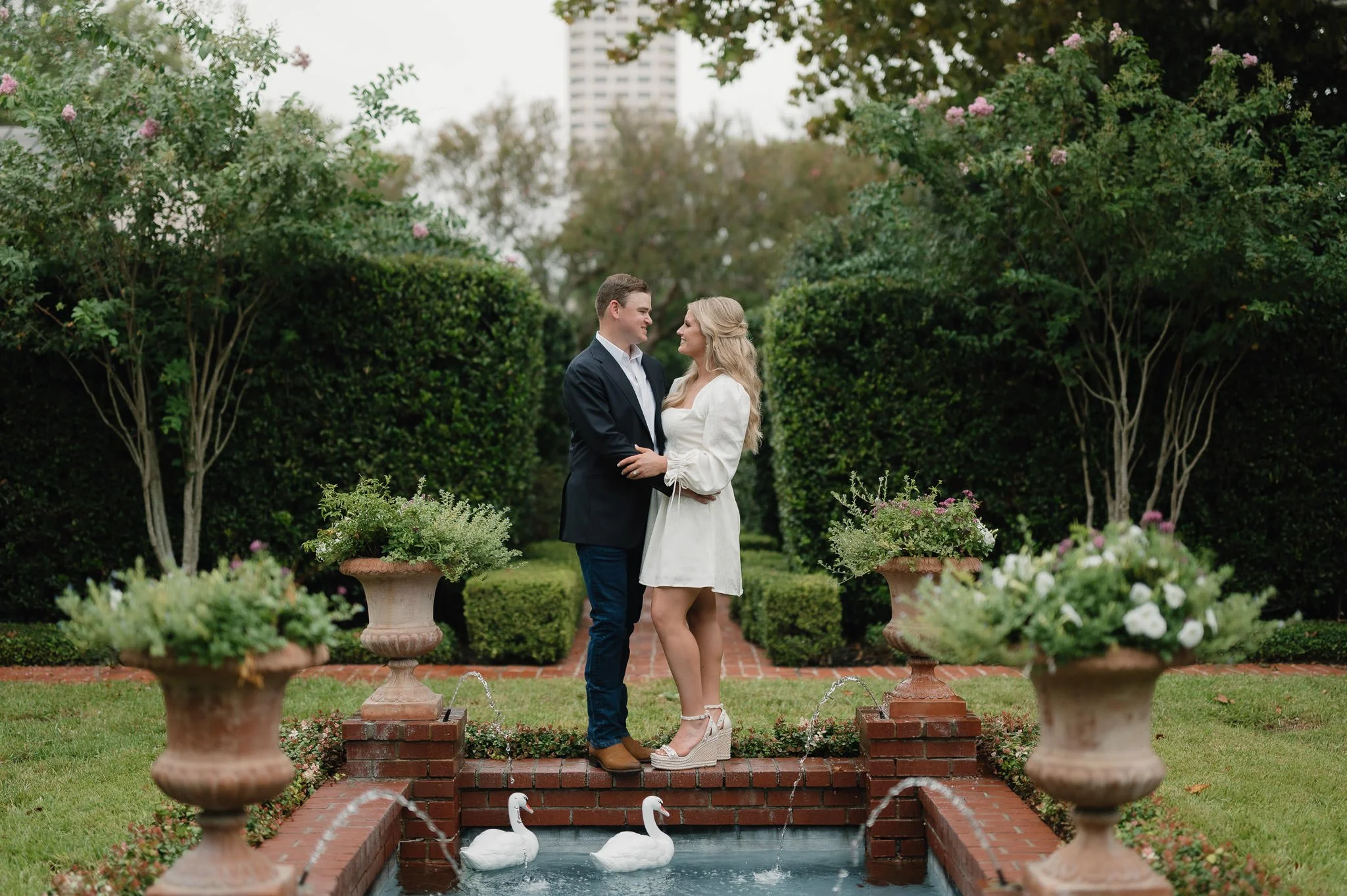 kendall-kyle-houston-riveroaks-garden-club-forum-engagement-session-sm-54.jpg