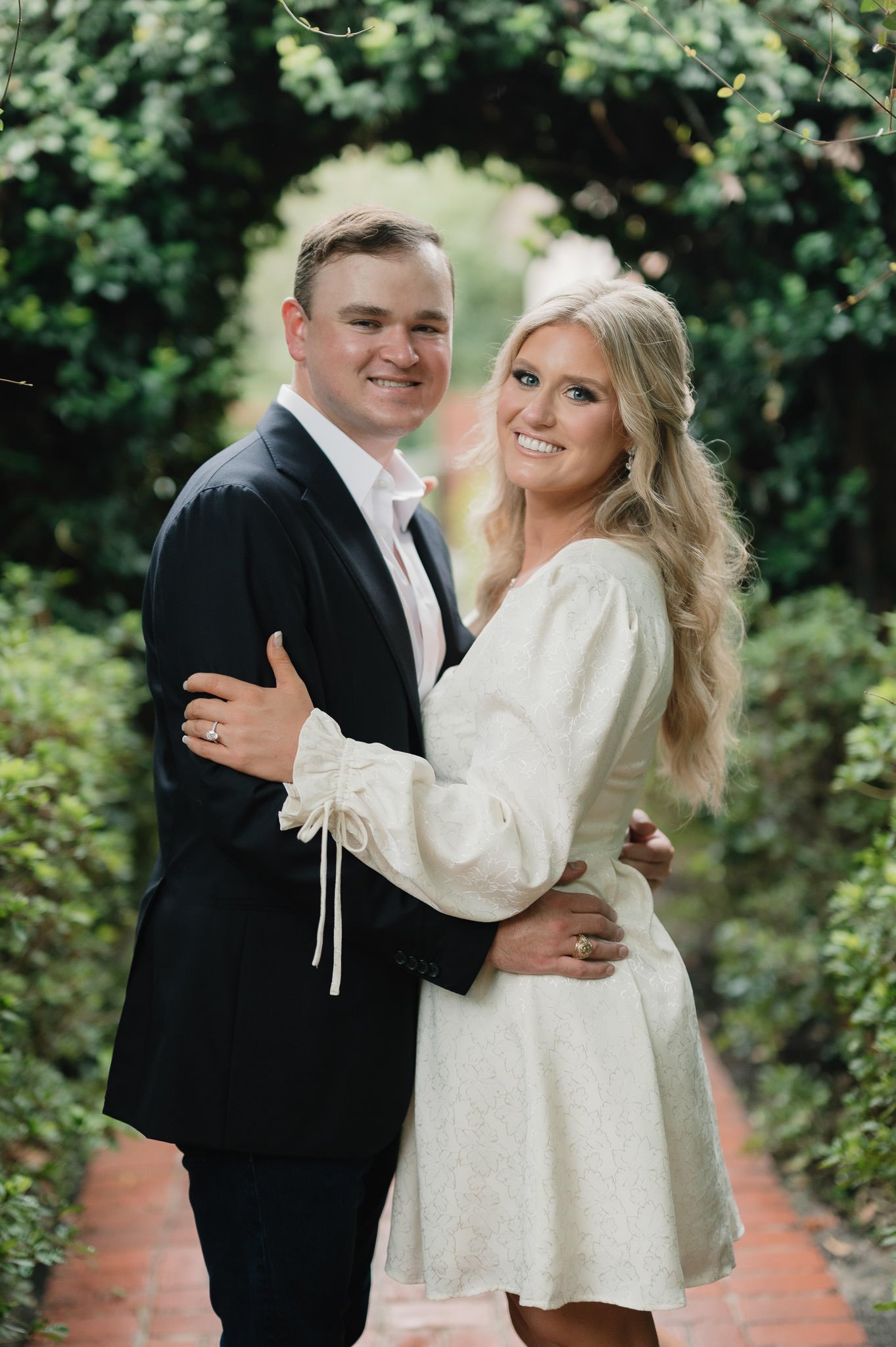 kendall-kyle-houston-riveroaks-garden-club-forum-engagement-session-sm-57.jpg