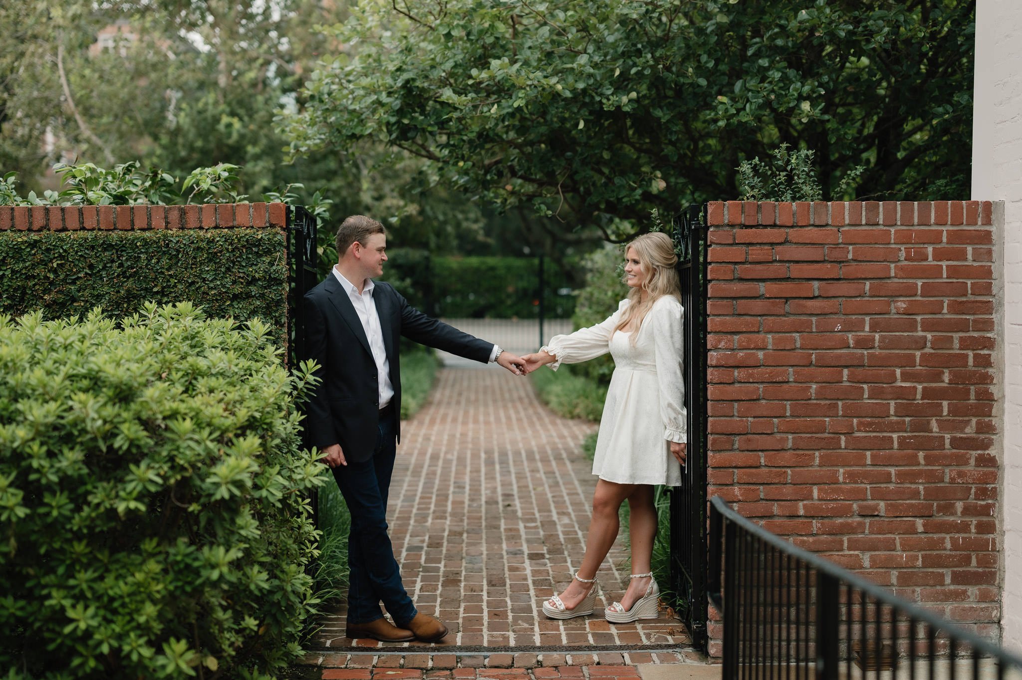 kendall-kyle-houston-riveroaks-garden-club-forum-engagement-session-sm-61.jpg