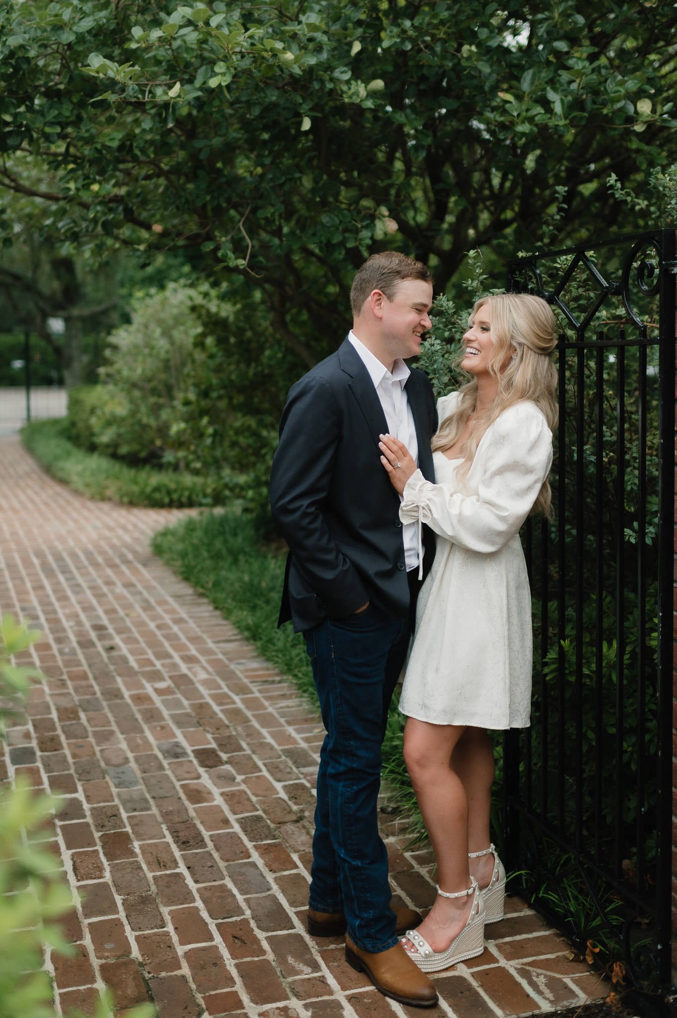 kendall-kyle-houston-riveroaks-garden-club-forum-engagement-session-sm-62.jpg
