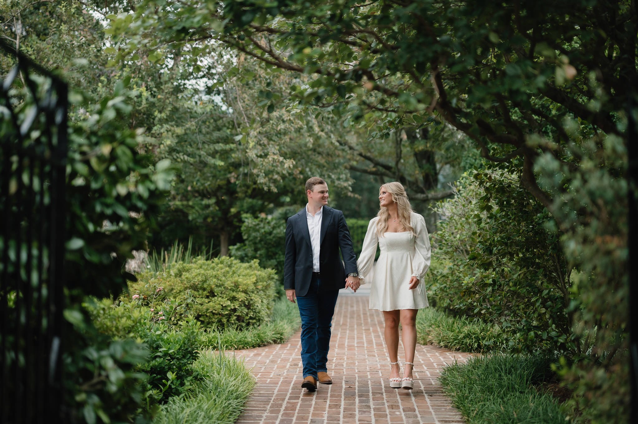 kendall-kyle-houston-riveroaks-garden-club-forum-engagement-session-sm-63.jpg