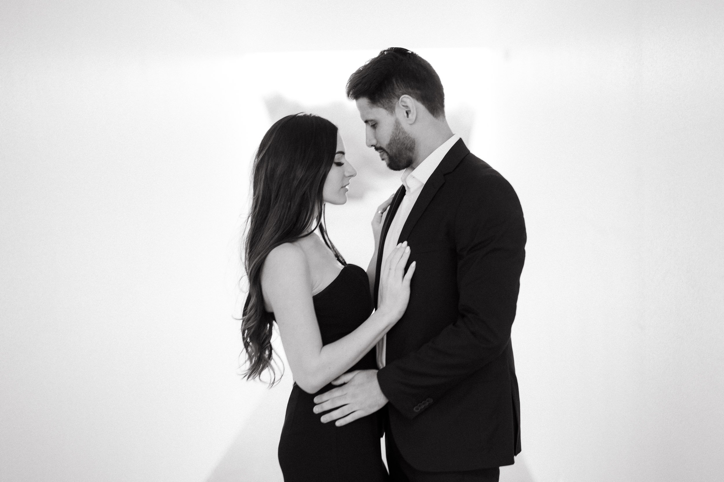 houston-modern-classy-engagement-photography-lauren-enrique-sm-35.jpg