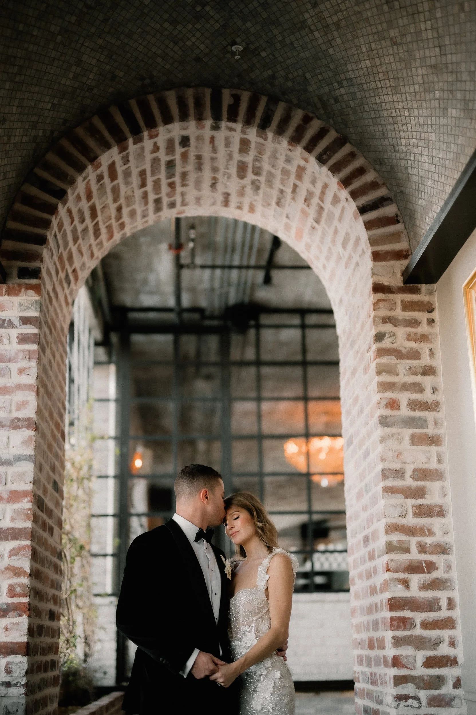 hayley-mike-classy-modern-luxury-houston-wedding-astorian-sm-67.jpg