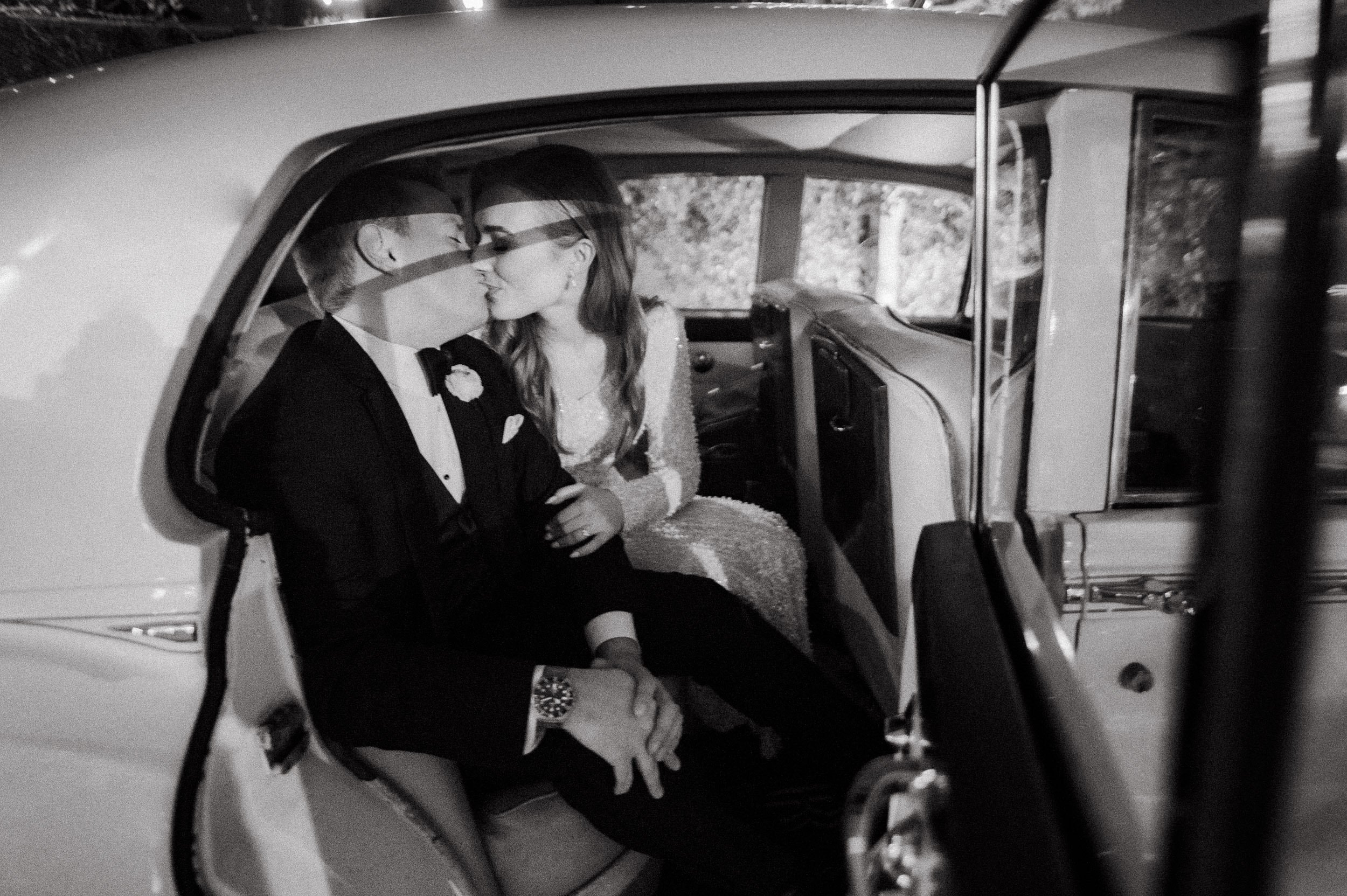 Houston-Astorian-Modern-luxury-wedding-photograhy-ashtyn--spencer-BW-sm-23.jpg