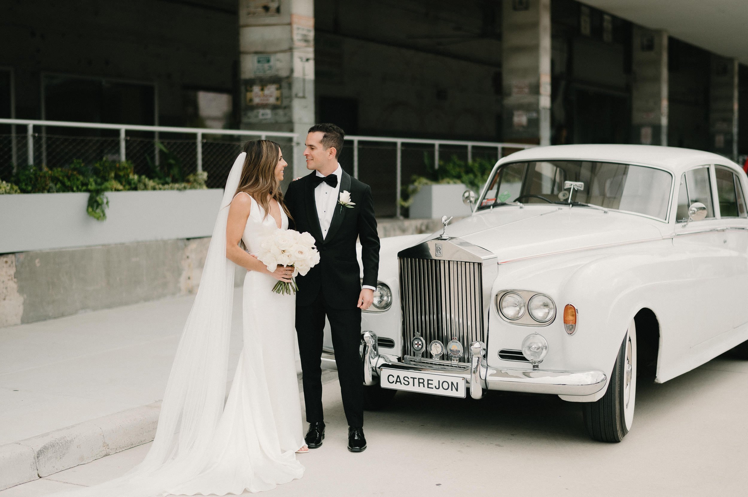 houston-modern-classy-romantic-elegant-timeless-luxury-moody-wedding-photograhy-101.jpg