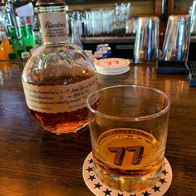 Blanton&rsquo;s never disappoints... Even if you have to pay through the 👃 for it 🤑.
.
Would you bite the bullet at $18 for a 2oz pour? .
.
.
#barbourbon #whiskey #bourbon #spiritof77 #wortheverypenny #blantons #pdx #blantonssinglebarrel #greatwhis
