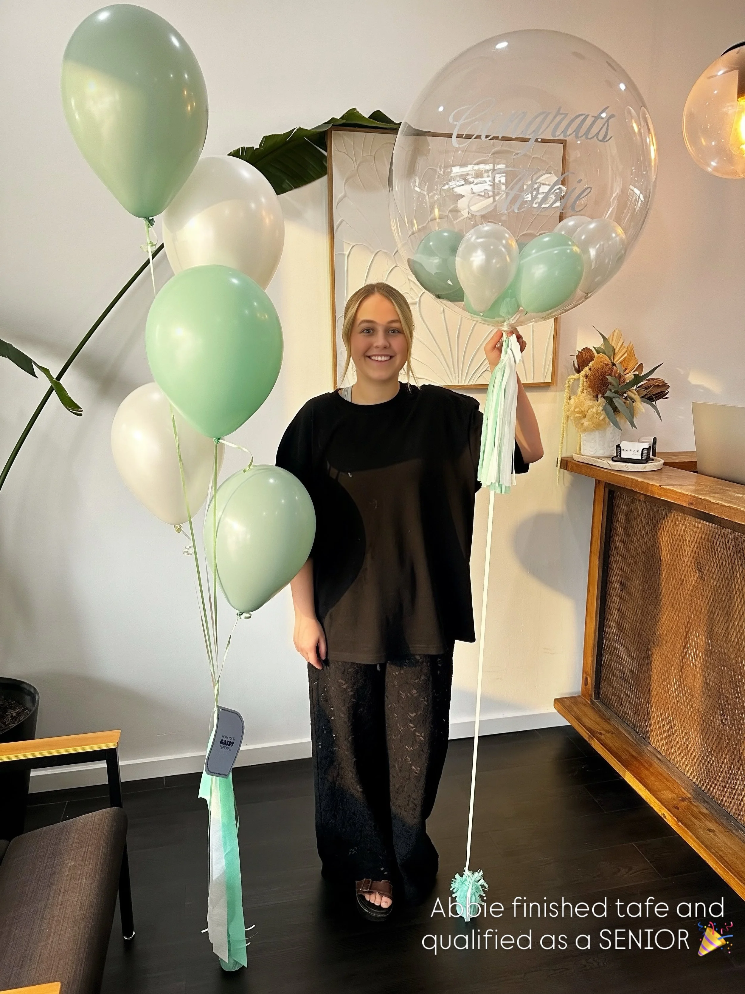 Salon life lately ✨✨

1. Our @abbie.harperhair finished tafe and qualified. Beyond proud of this girl- big things coming 👏 

2. Some of our favs via @isabel_harperhairsubiaco 

3. Cutest ballon&rsquo;s @lunaballoonclub 

4. In our Brunette era 

5. 
