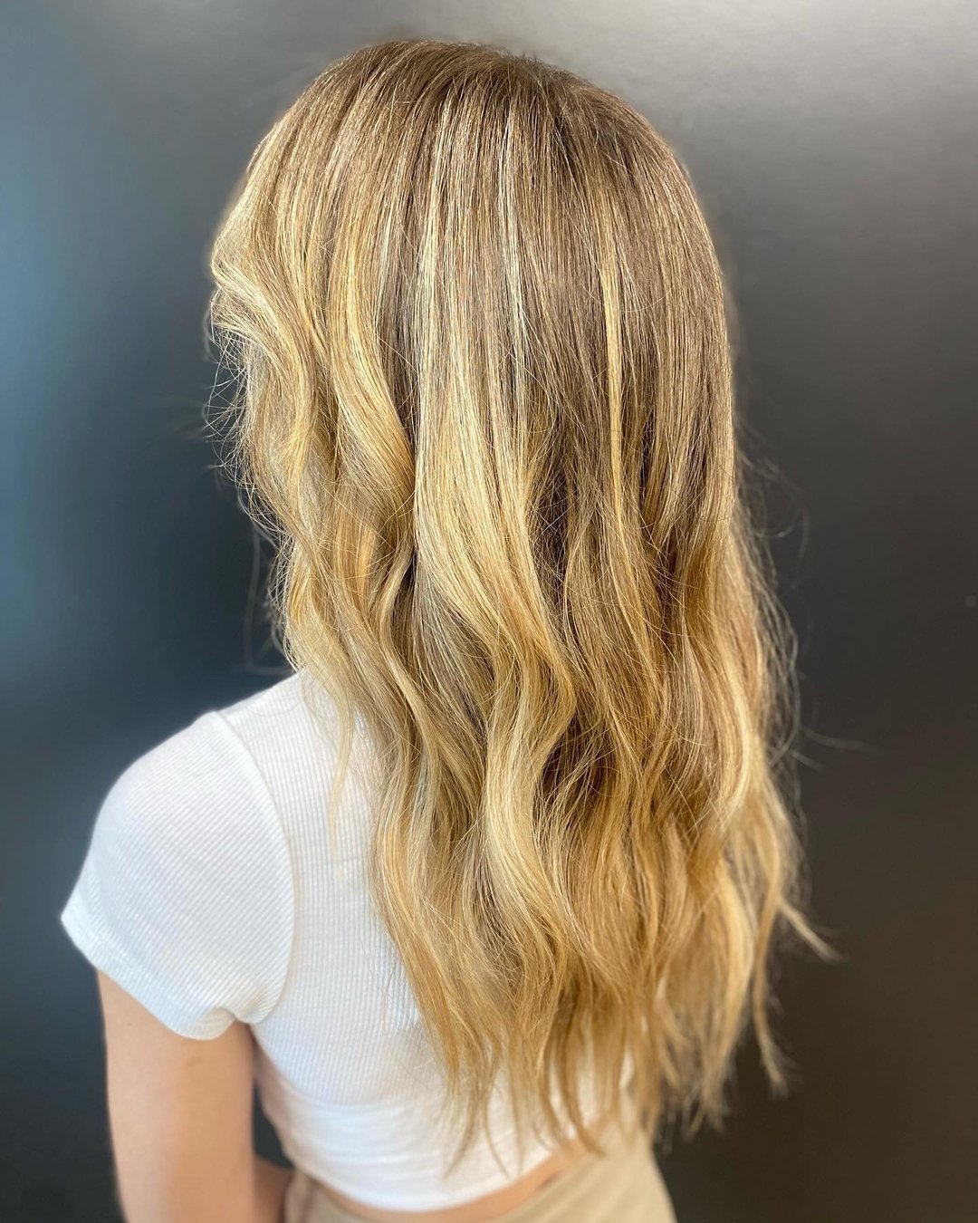 That buttery 🧈 summer blonde! Partial balayage and blend for this sweetie!
@chloexhair