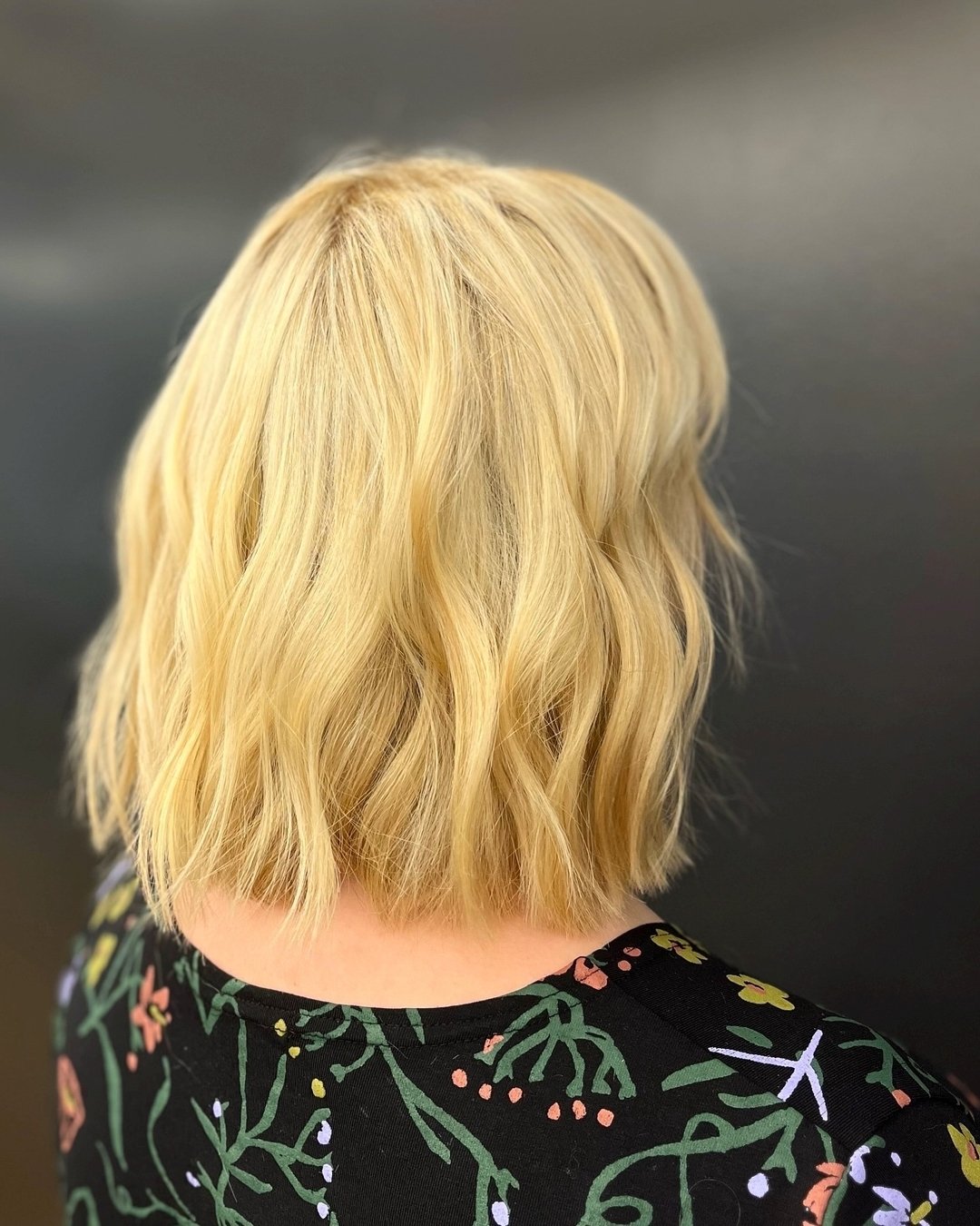 Dime Sarah got a half head of highlights ☀️

Styled with Bumble and bumble Blowdry Accelerator and Illuminated Colour Leave-in Seal Light ❤️

#dimelife #feelinlikeadime #bumbleandbumble #bbnetworksalon  #haircolour  #wellahair #wellacolour #askforwel