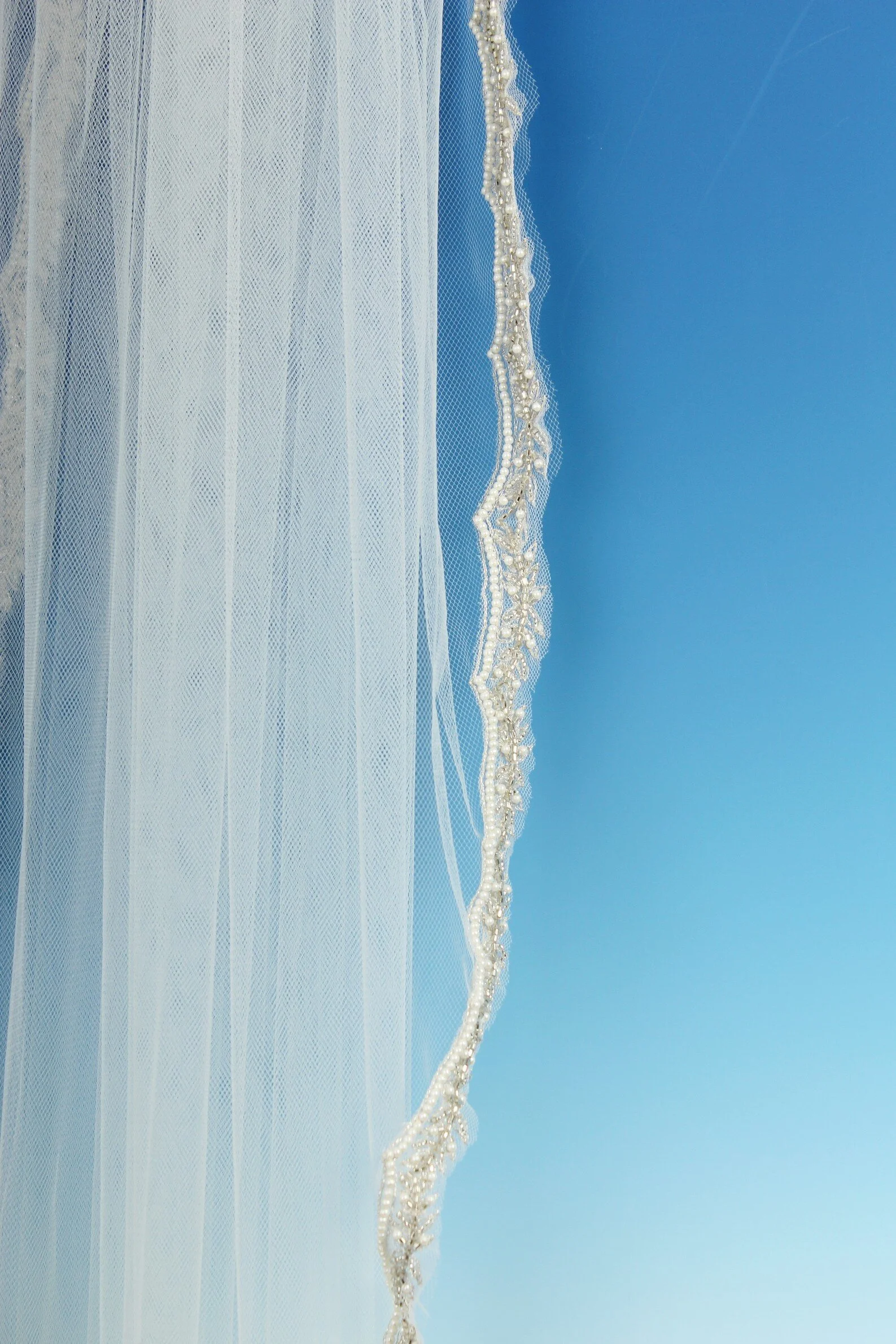Richard Designs single tier veil C466C