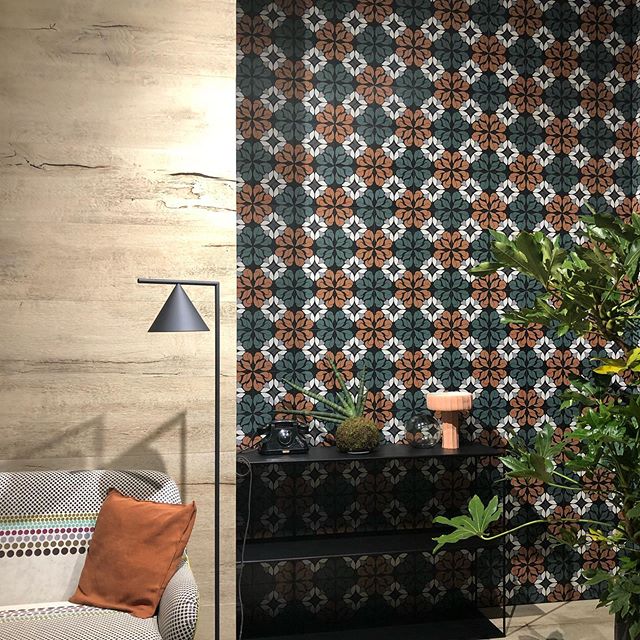 Continuing my design education last week at @cersaie. Large format tile, intricate mosaics, hand-painted tile, tile made thanks to designer partnerships... so much to see. Swipe!