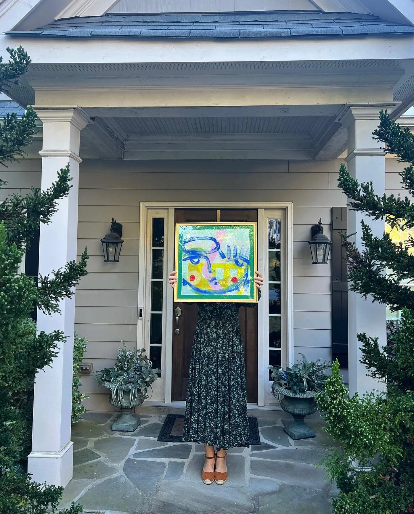 You can&rsquo;t see my face but trust me, I&rsquo;m smiling ear-to-ear about this @sallykingbenedict framed scarf. Isn&rsquo;t she lovely (&amp; happy?!)?