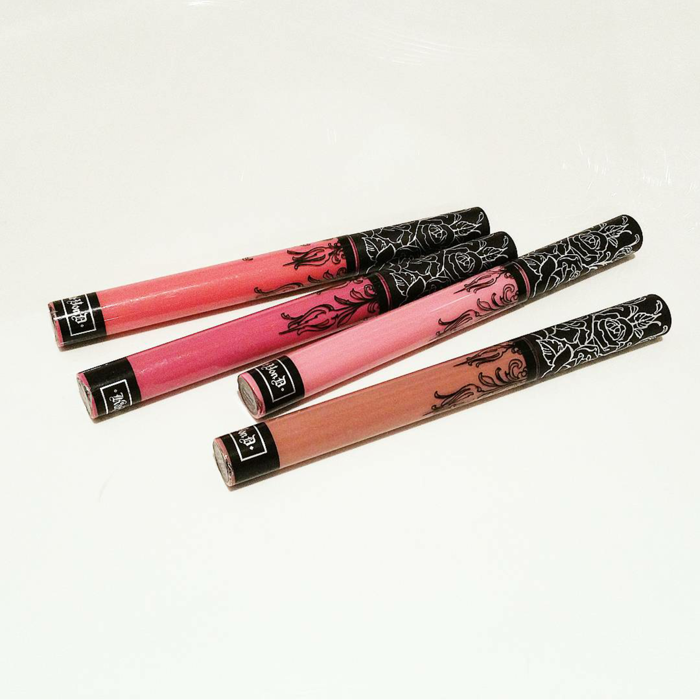 Review: Welcoming New Kat Von D Lippies