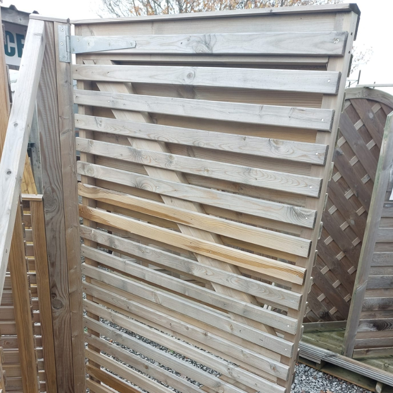 double-sided-slatted-gate-back.png