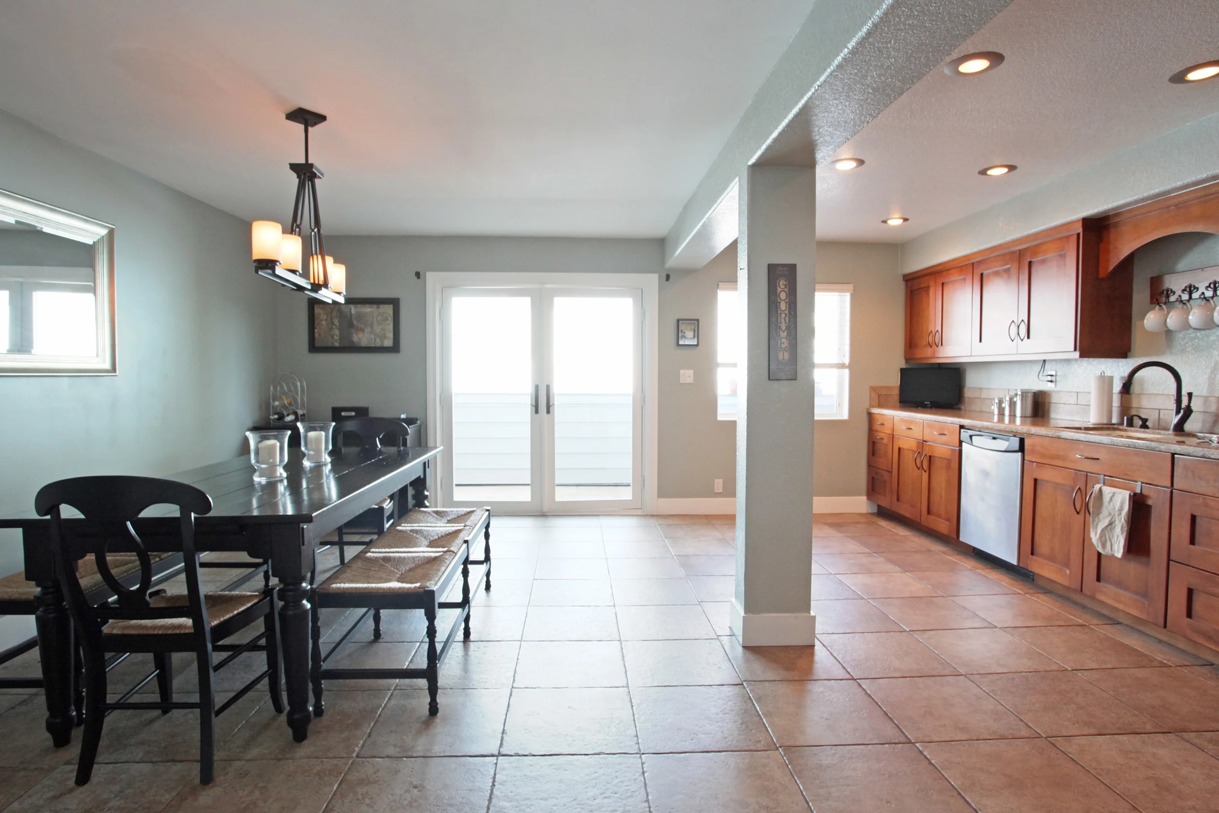 Flyer_9520.jpg