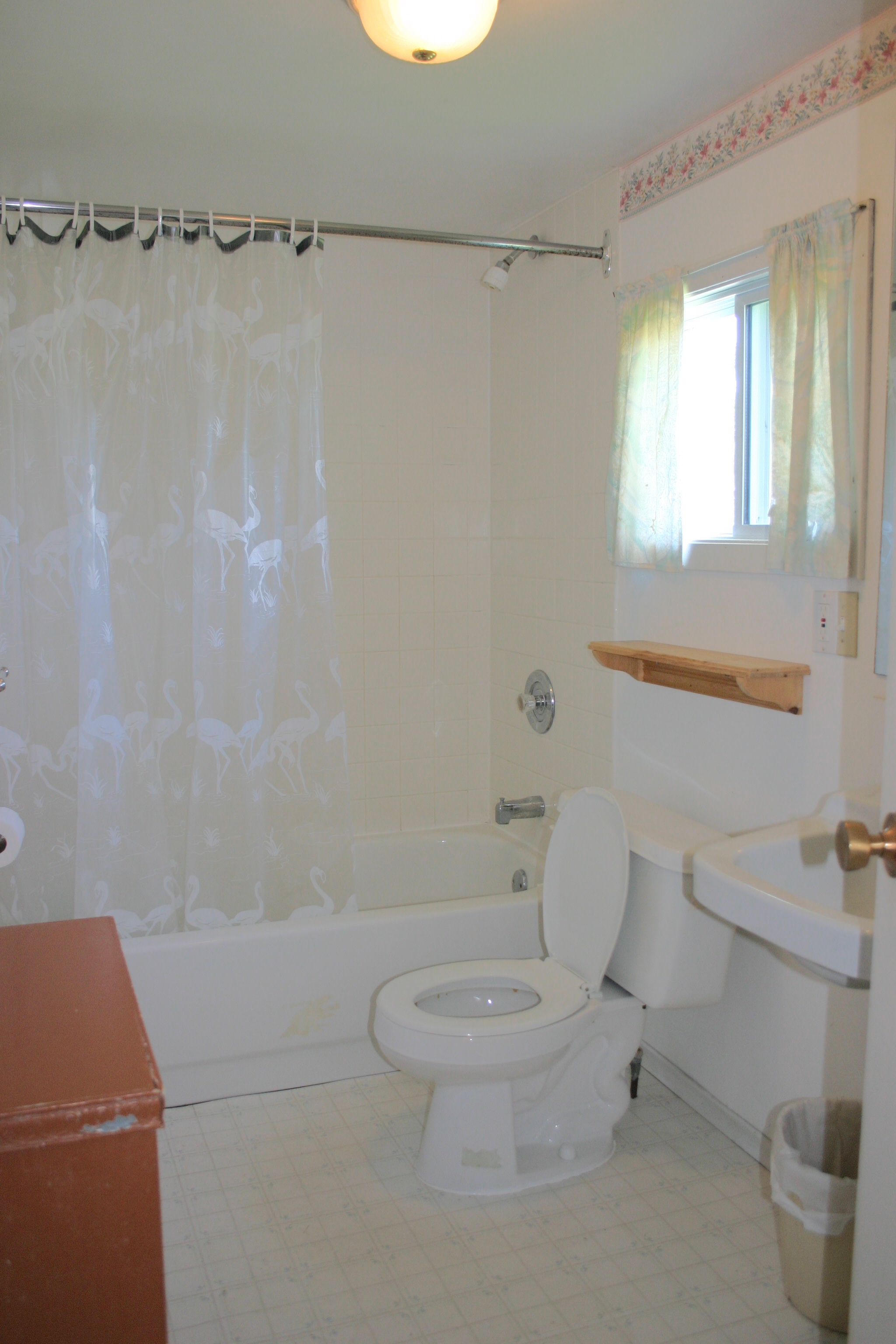 Cottage 2 Bathroom.jpg