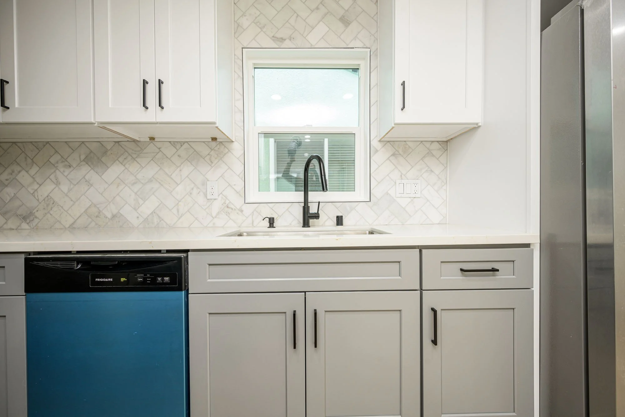 705 BRADSHAWE AVE LOS ANGELES-11.jpg