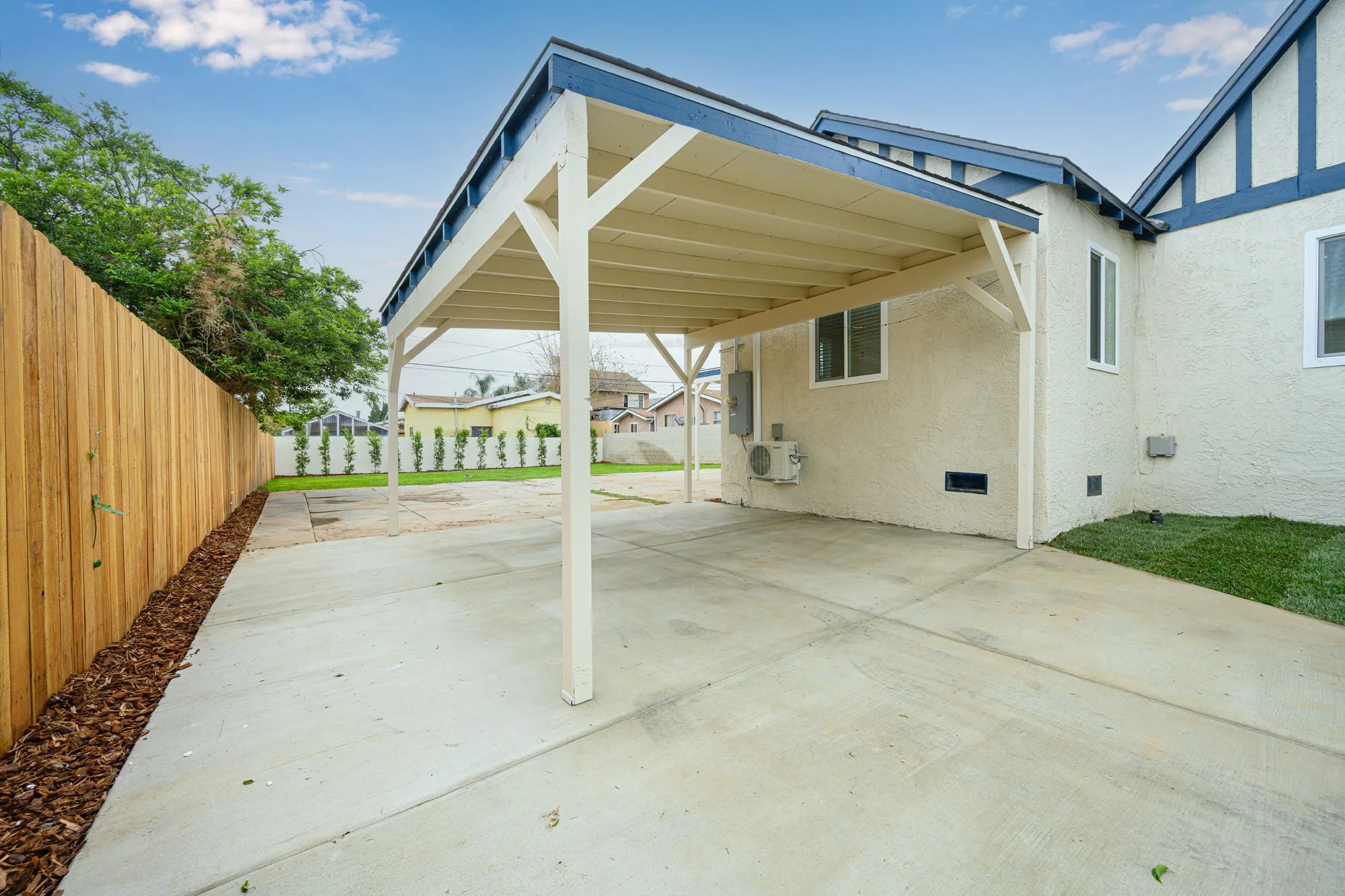 705 BRADSHAWE AVE LOS ANGELES-22.jpg