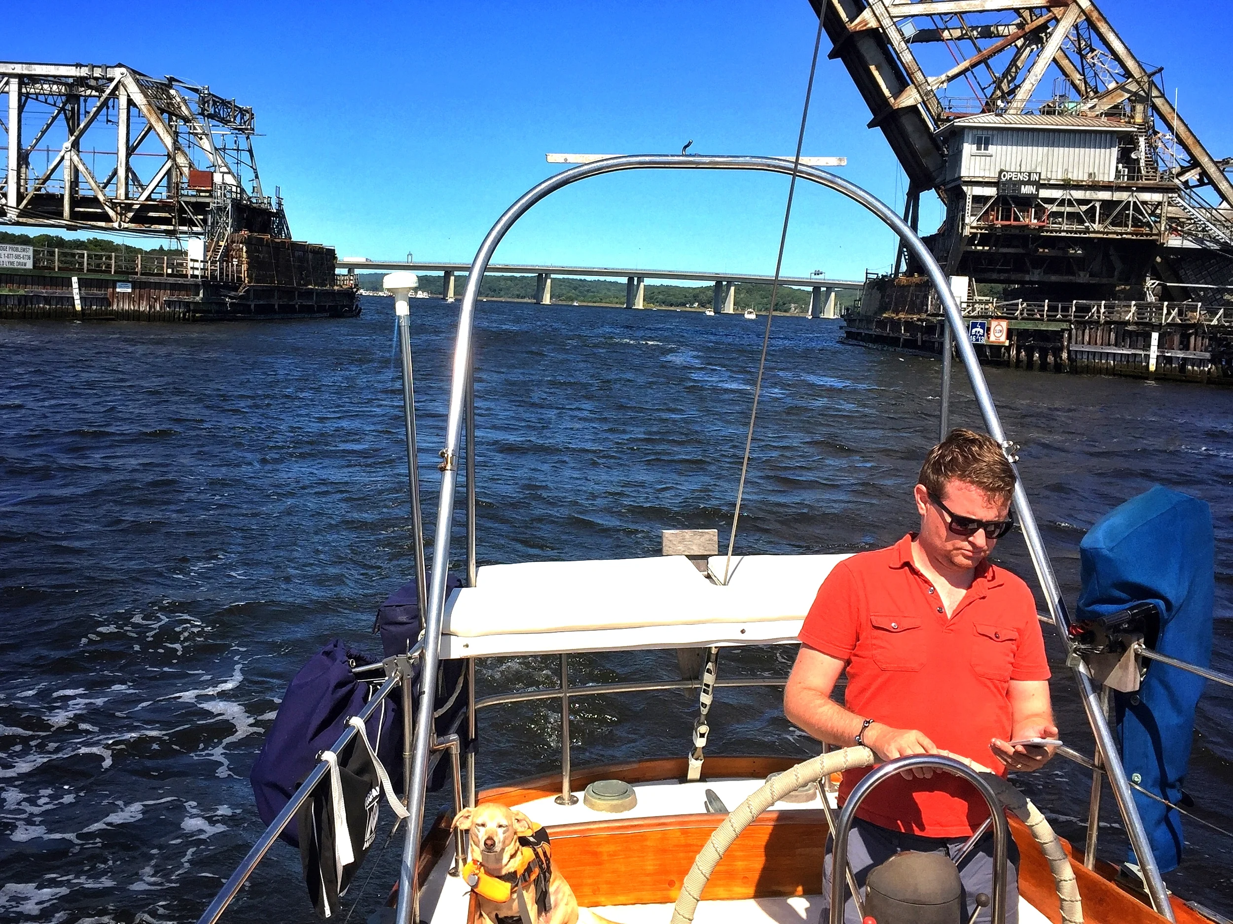 The 8 best sailing apps you need to download right now.