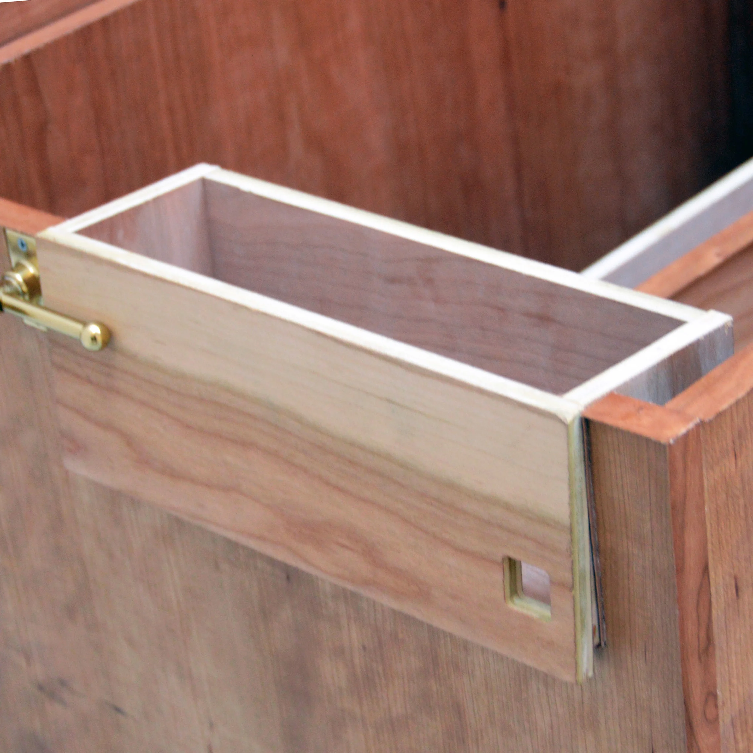 CELL PHONE CHARGING PORT