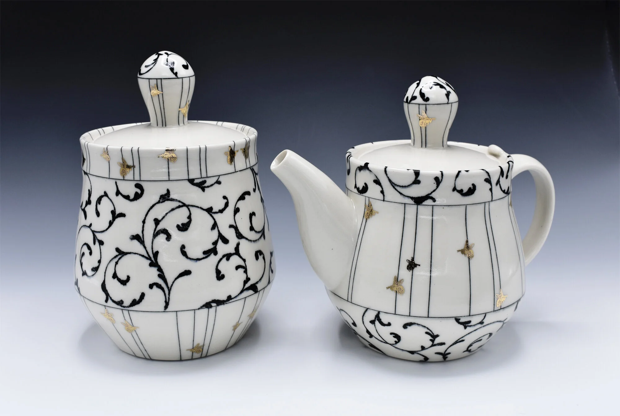 mencini tea and cookies with bees.jpg