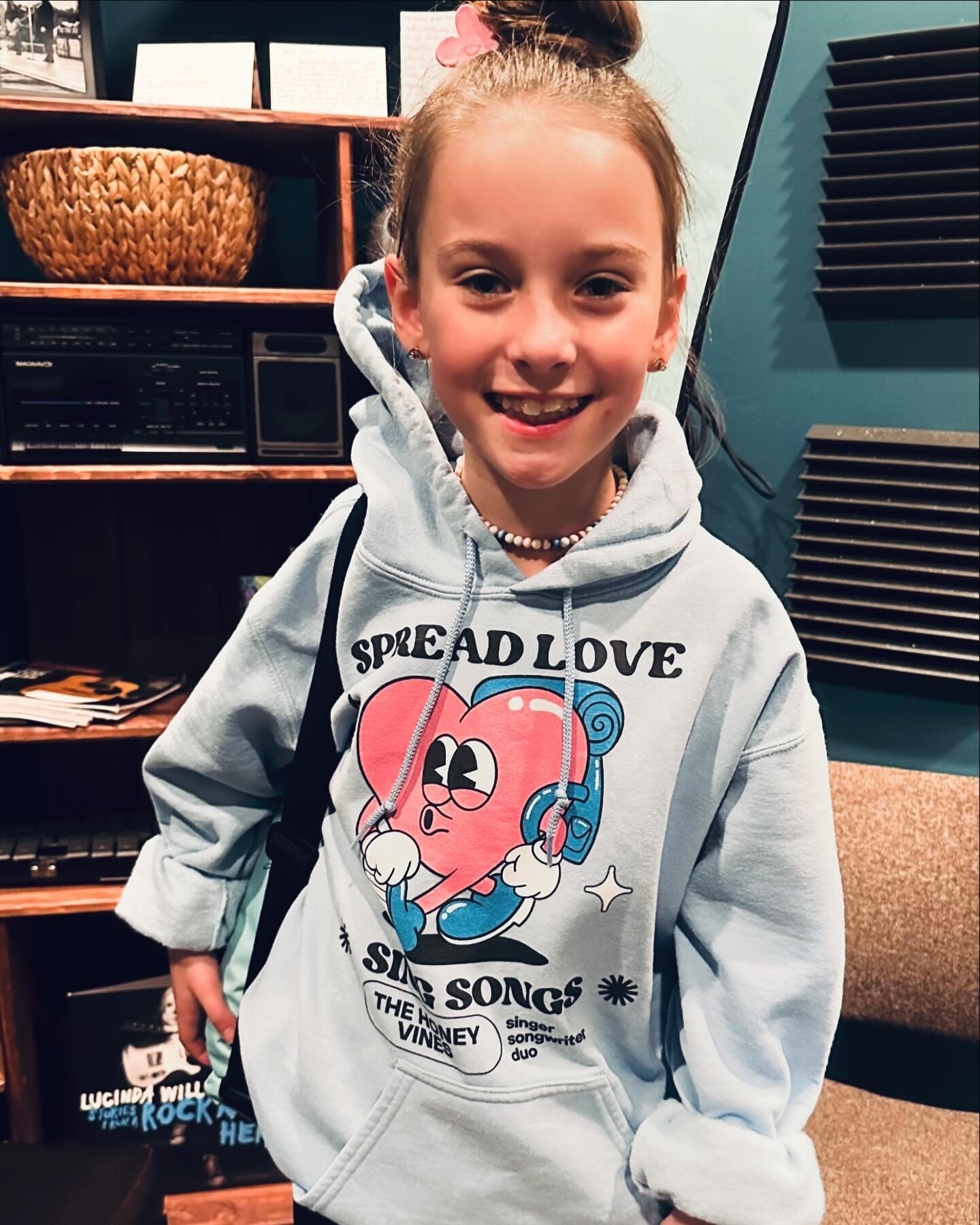 Check out this rockstar in her new Honey Vines threads at her guitar lesson today! We love it, sweet friend. You SHINE and we can&rsquo;t wait to see where your music takes you 🫶🏼🎶