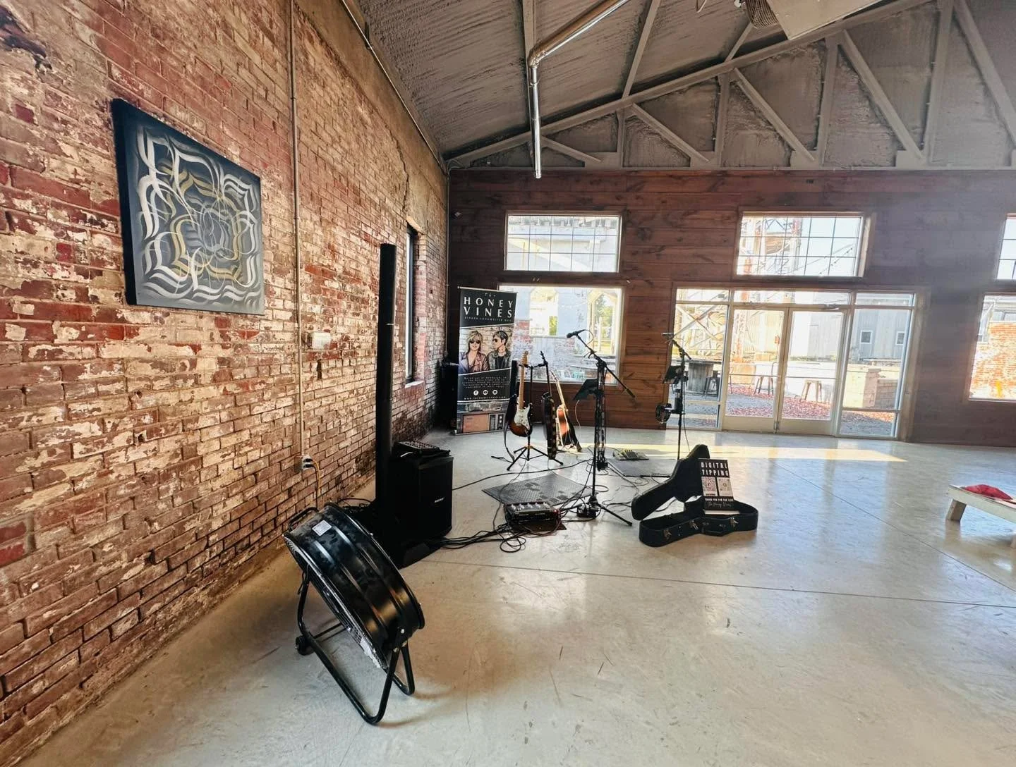 All set up and sound checked at Tradewater Brewing Company over in Madisonville KY! Swing on through and join us for some songs and brews! 6-8pm. Cheers to the weekend 🍻