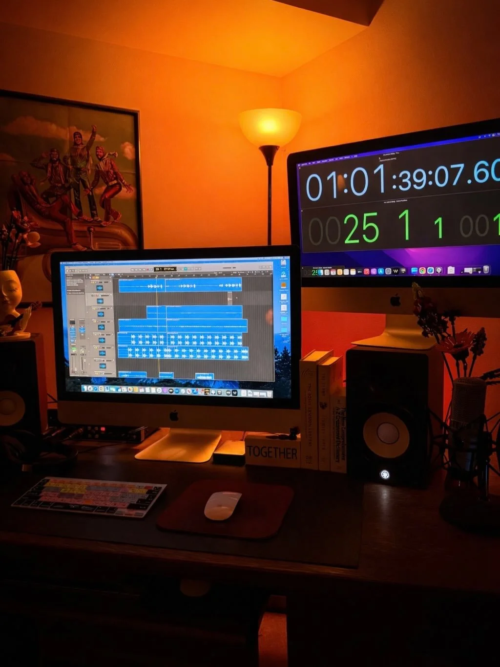 Moon Session ☁️🌛🎧

#thehoneyvines #studiosession